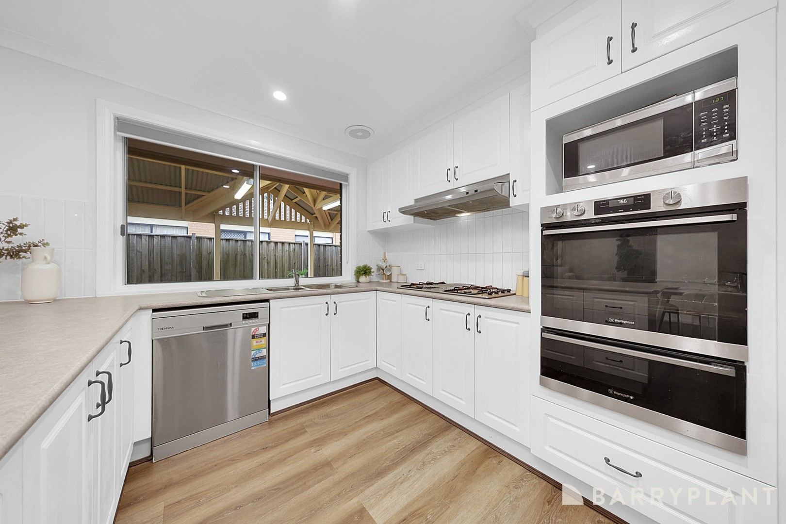 609 The Lakes Boulevard, South Morang, VIC 3752, South Morang - Thumbnail 5