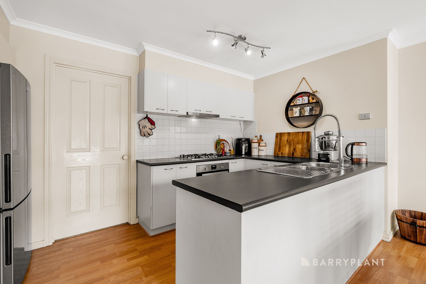 61 Barkly Terrace, Mitcham, VIC 3132, Mitcham - Thumbnail 3