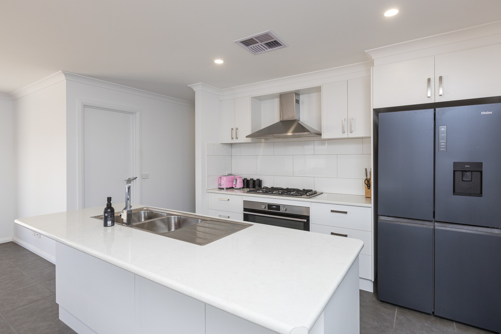 61 Betty Krake Drive, Red Cliffs, VIC 3496 - Thumbnail 2 - 25/02/2025