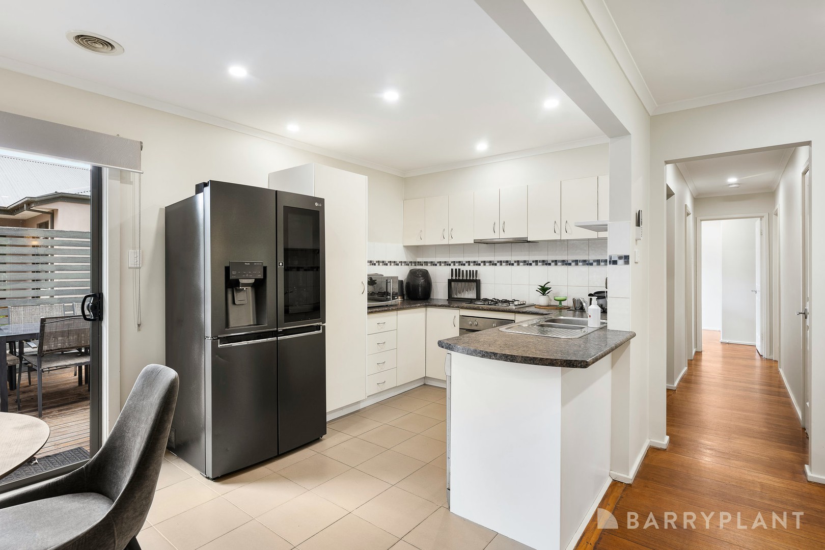61 Cardigan Road, Mooroolbark, VIC 3138, Mooroolbark - Thumbnail 3