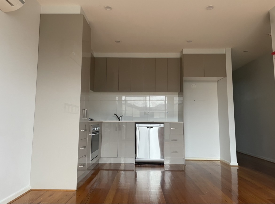 61 Furlong Street, Craigieburn, VIC 3064, Craigieburn - Thumbnail 2