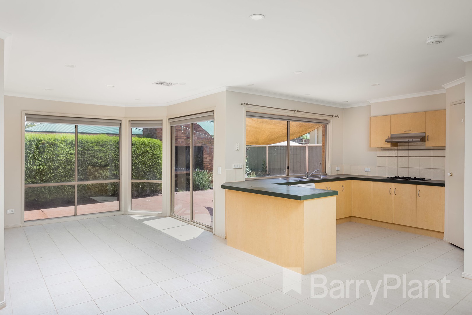 61 Glastonbury Circuit, Point Cook, VIC 3030, Point Cook - Thumbnail 2