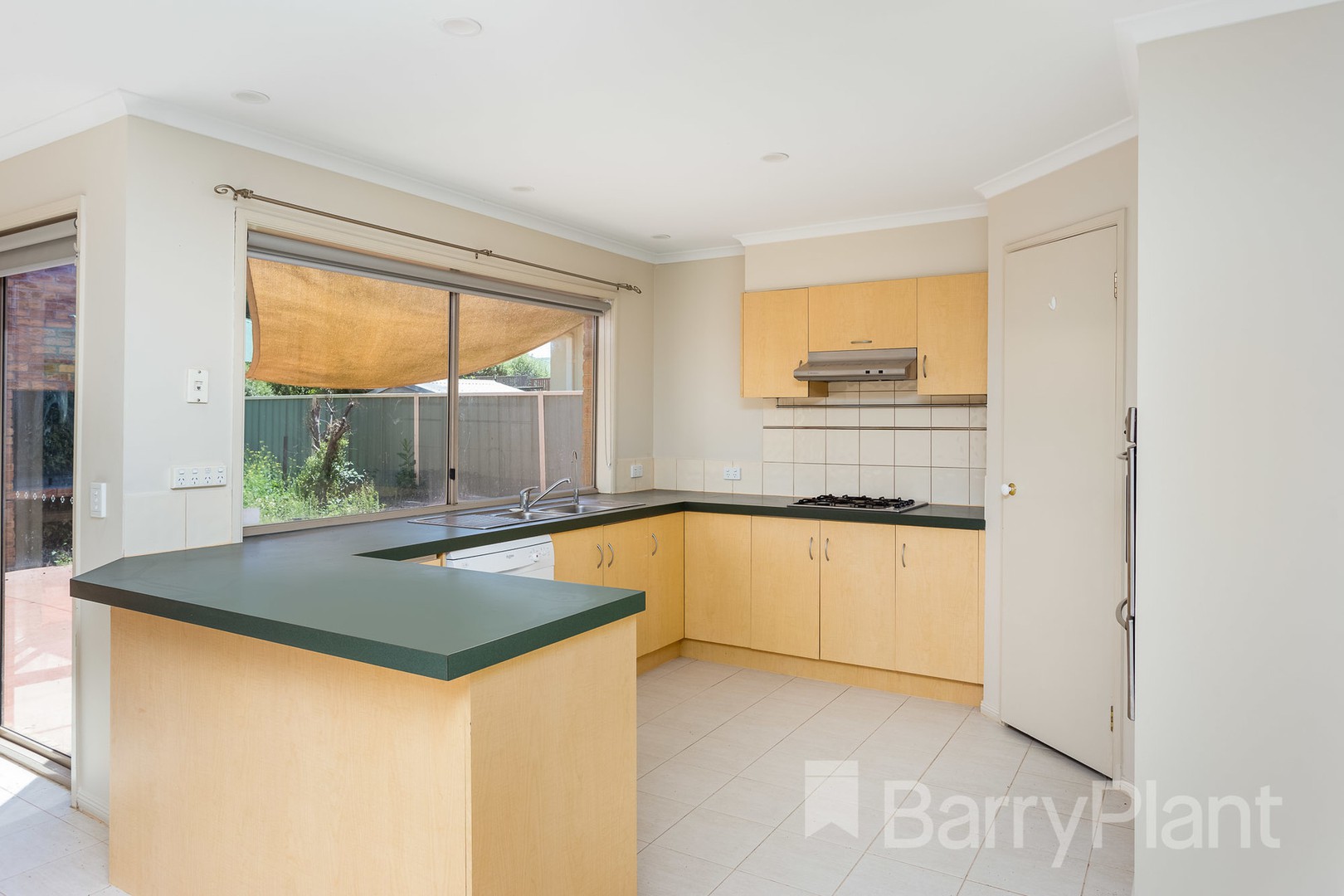 61 Glastonbury Circuit, Point Cook, VIC 3030, Point Cook - Thumbnail 3