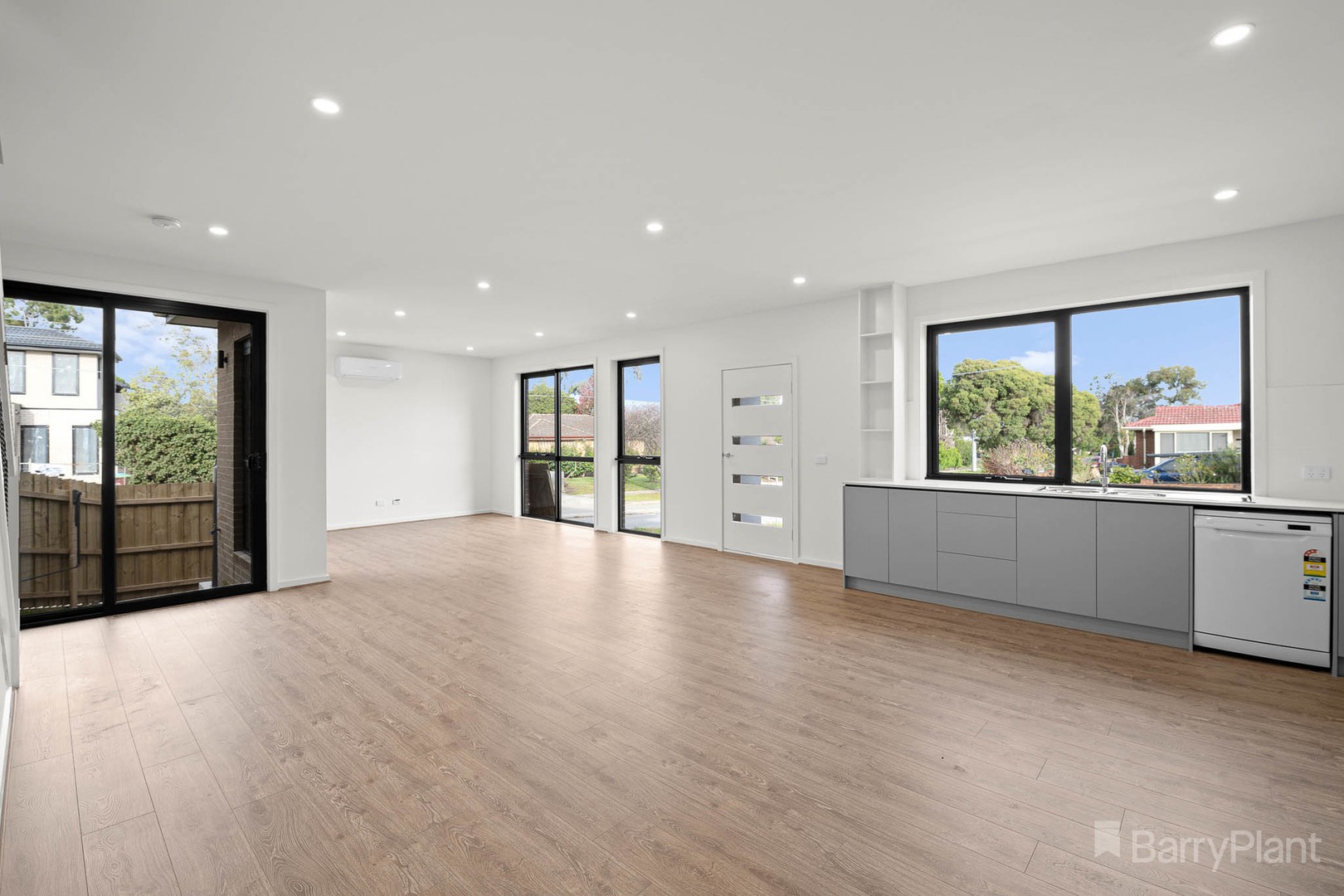 61 Hanley Street, Narre Warren, VIC 3805, Narre Warren - Thumbnail 4