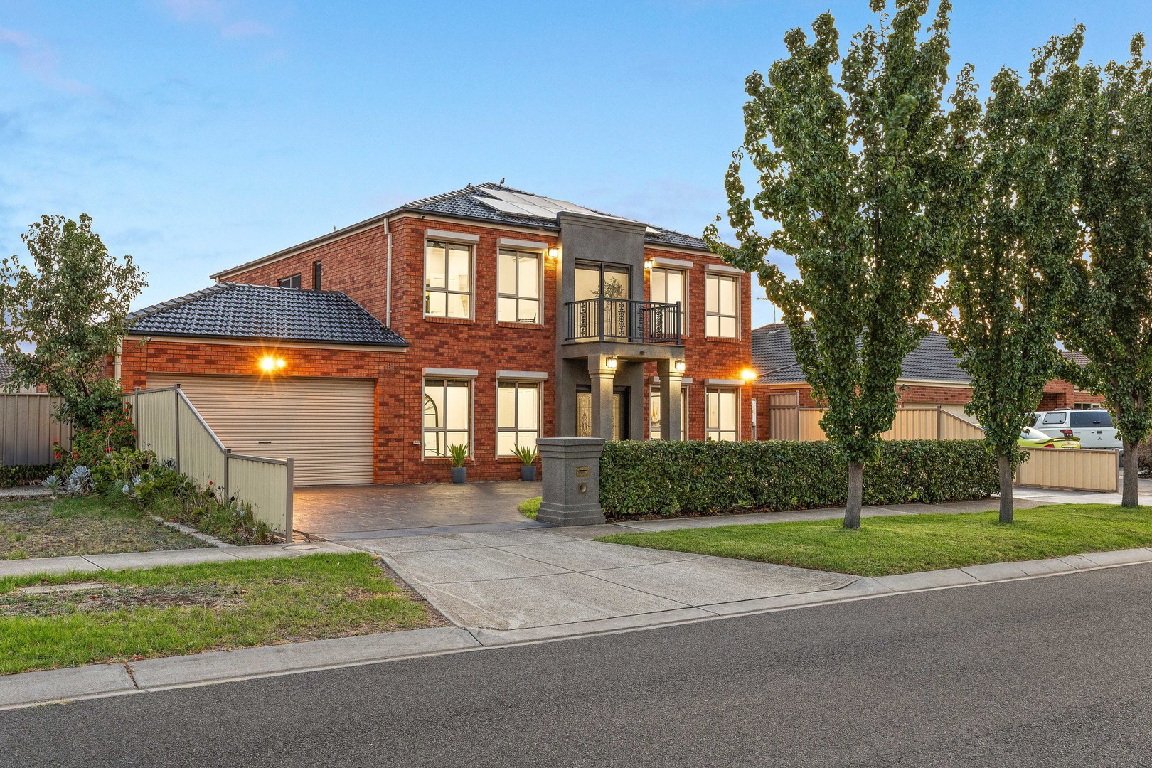 61 Hillcrest Drive, Hillside, VIC 3037 - Thumbnail 2 - 07/04/2025