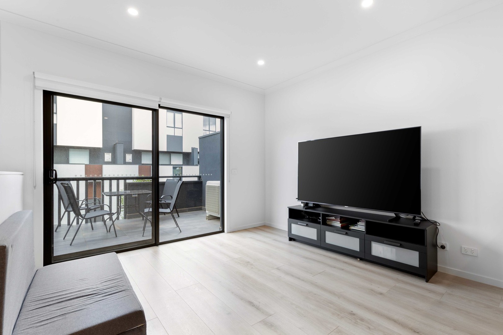 61 Kavanagh Crescent, Keilor Downs, VIC 3038, Keilor Downs - Thumbnail 3