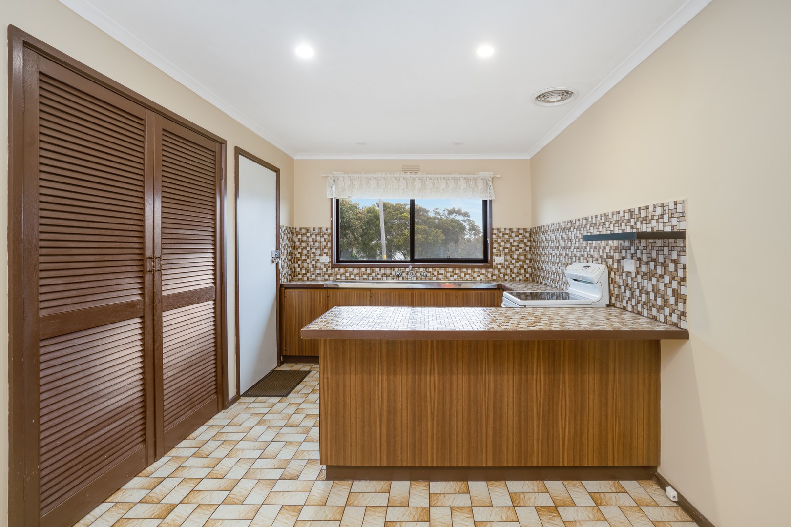 61 Lake View Crescent, St Leonards, VIC 3223, St Leonards - Thumbnail 4