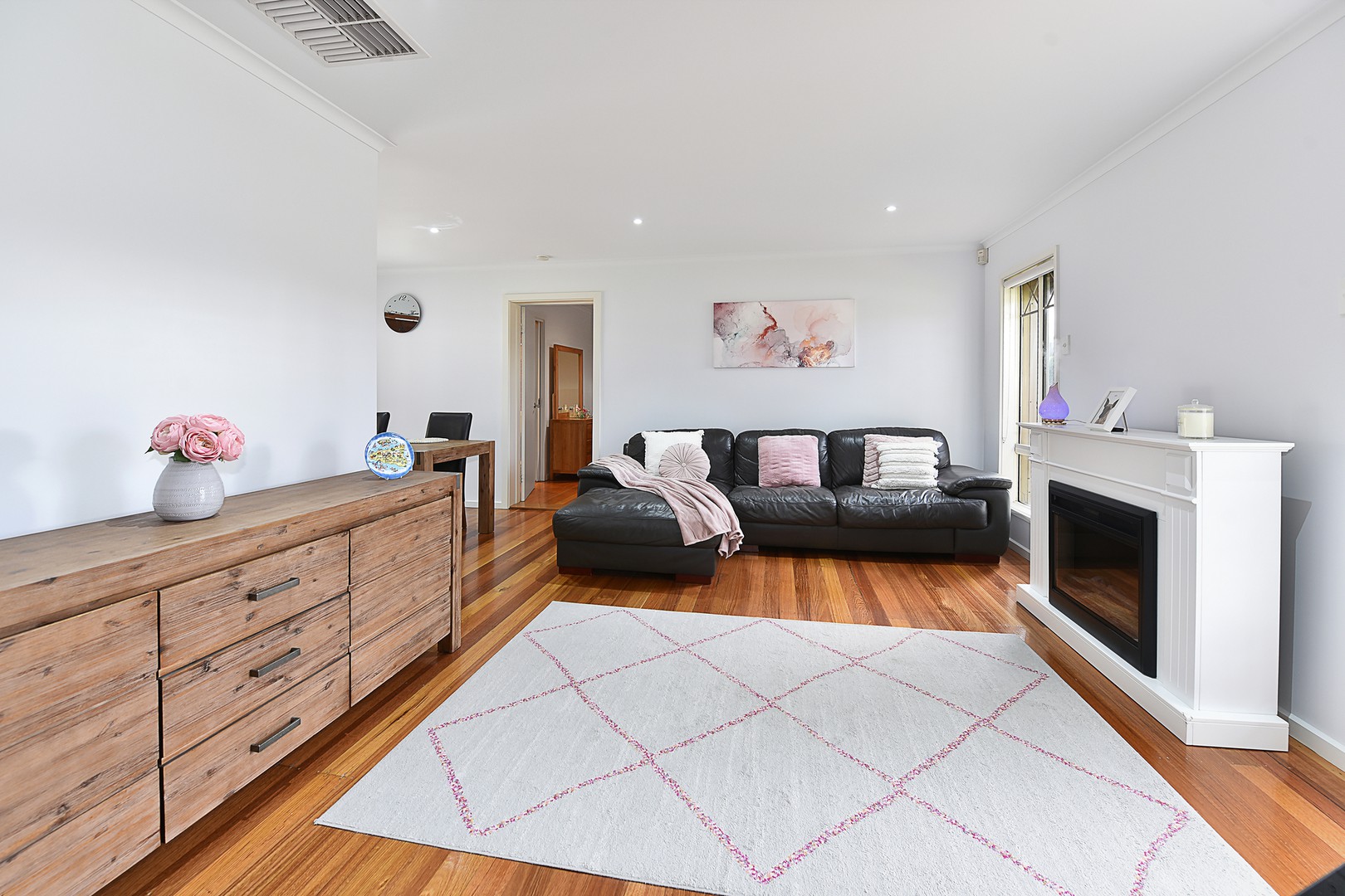 61 Massey Avenue, Reservoir, VIC 3073, Reservoir - Thumbnail 2