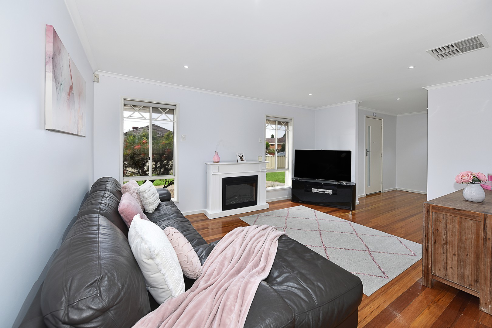 61 Massey Avenue, Reservoir, VIC 3073, Reservoir - Thumbnail 3