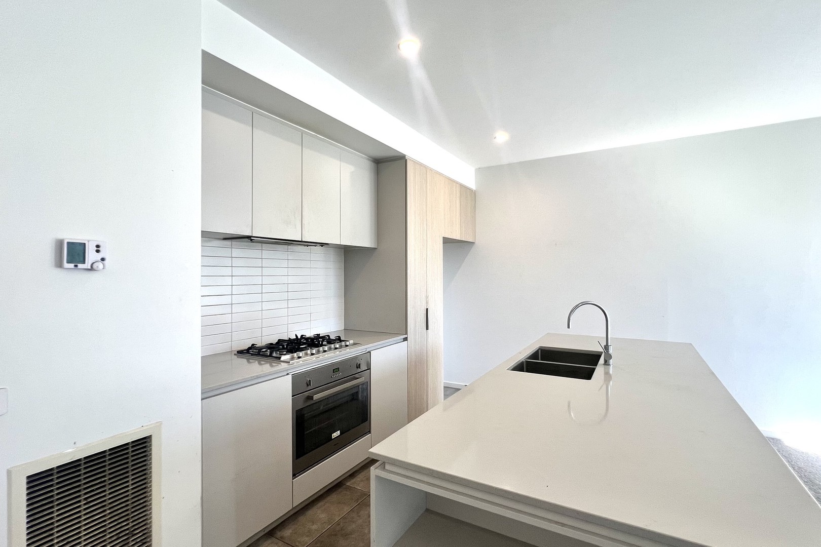 61 Oakden Crescent, St Albans, VIC 3021, St Albans - Thumbnail 3