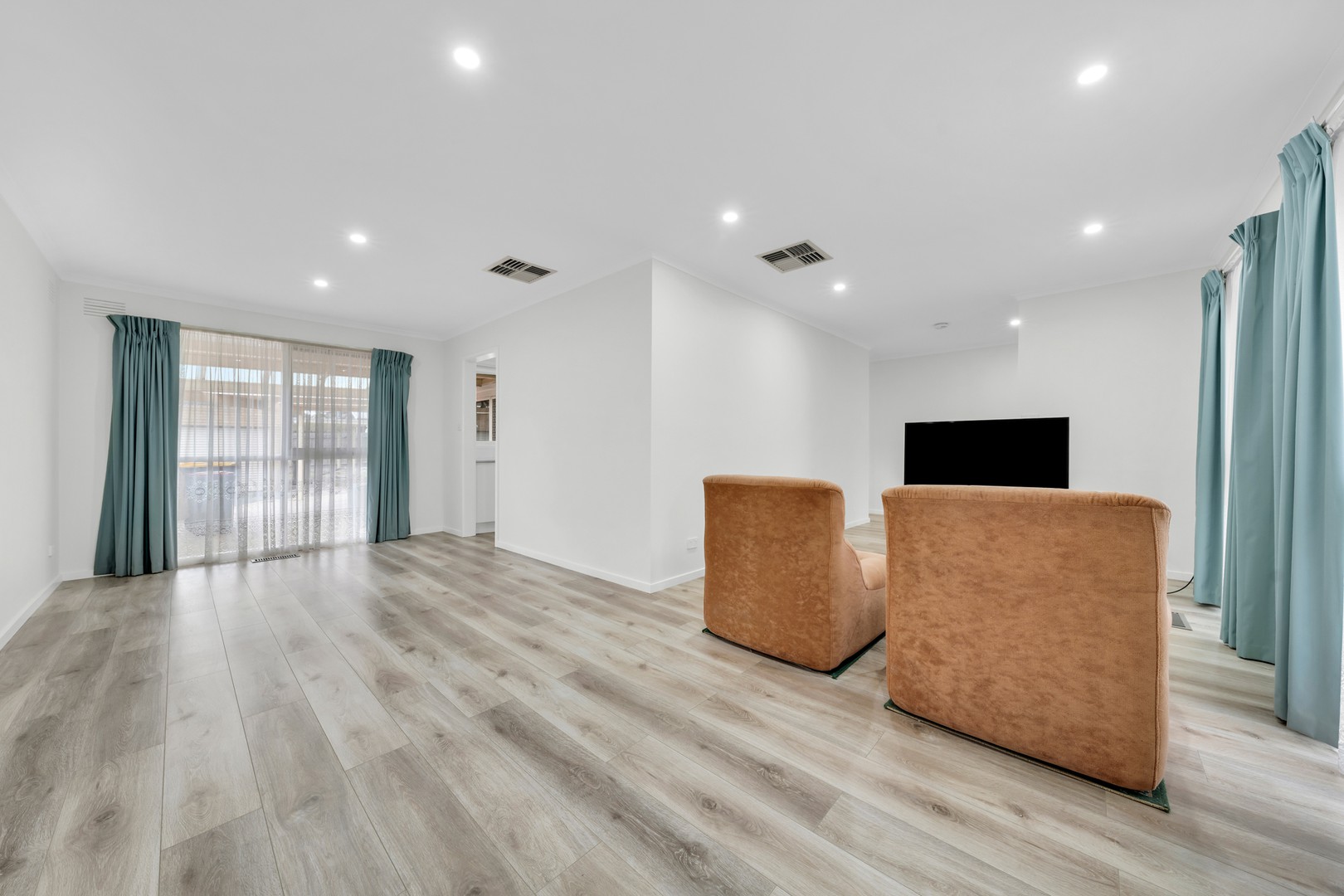 61 Phoenix Drive, Wheelers Hill, VIC 3150, Wheelers Hill - Thumbnail 3