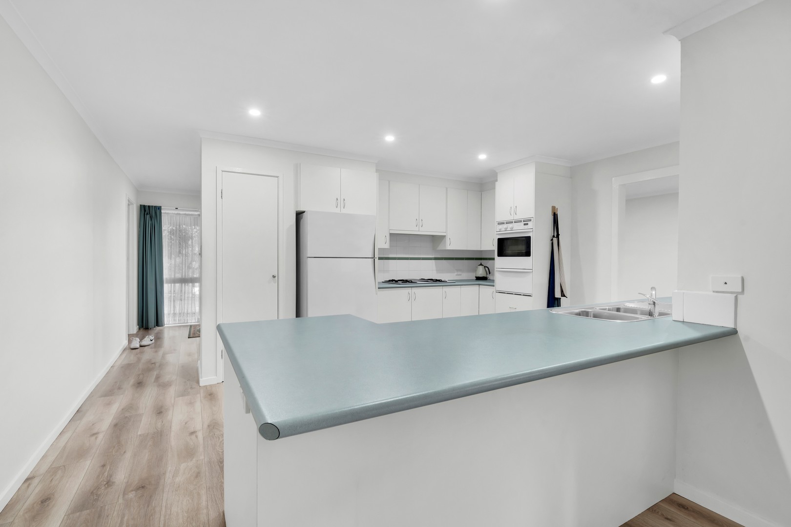 61 Phoenix Drive, Wheelers Hill, VIC 3150, Wheelers Hill - Thumbnail 5