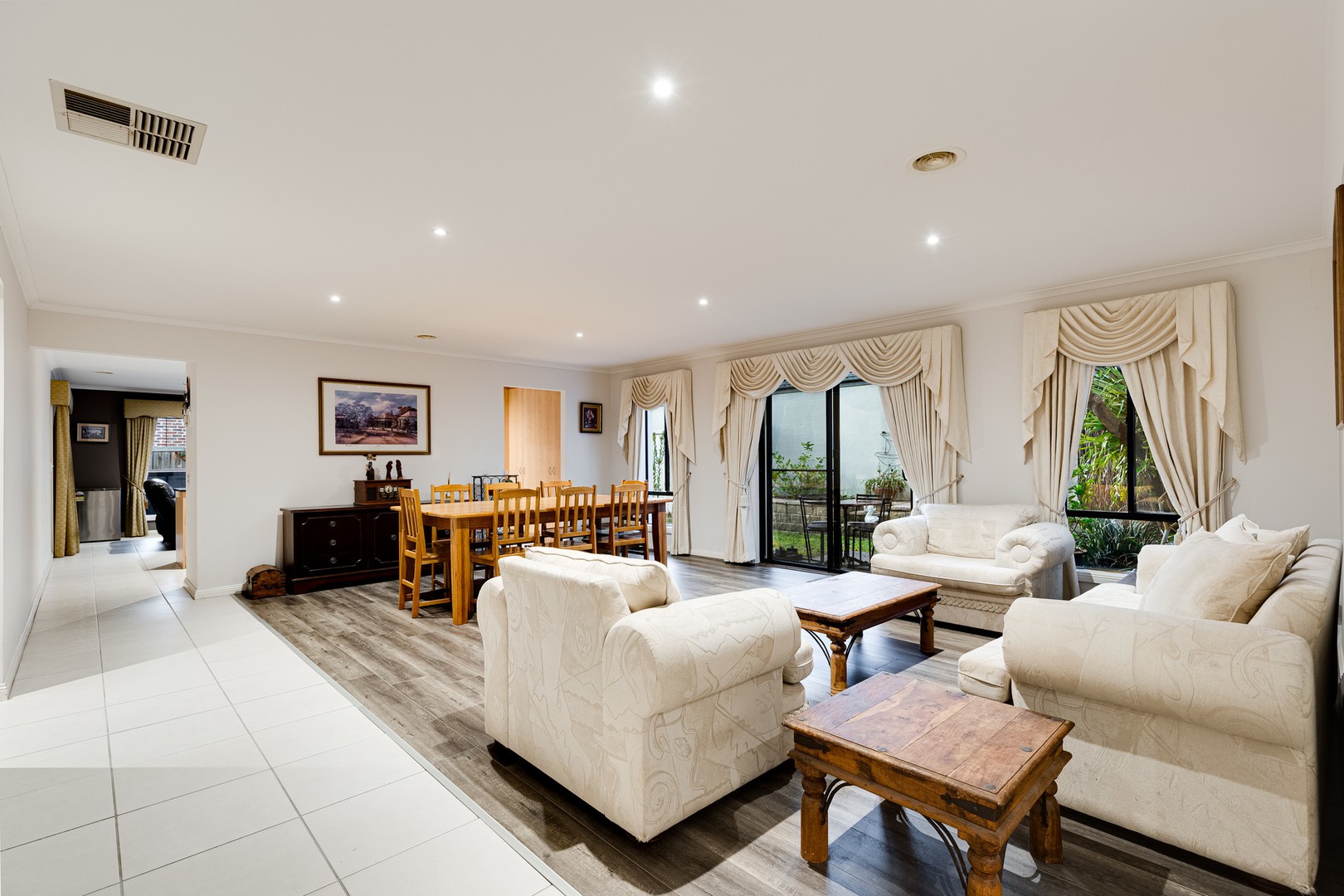 61 Sovereign Manors Crescent, Rowville, VIC 3178, Rowville - Thumbnail 3