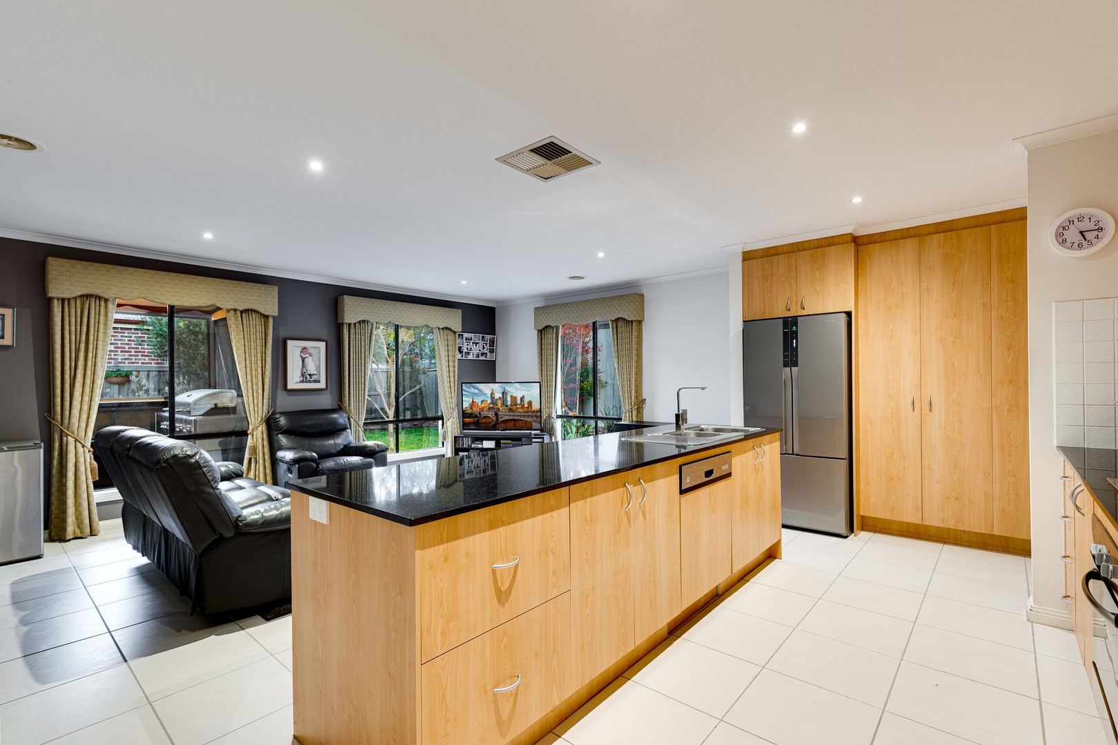 61 Sovereign Manors Crescent, Rowville, VIC 3178, Rowville - Thumbnail 5