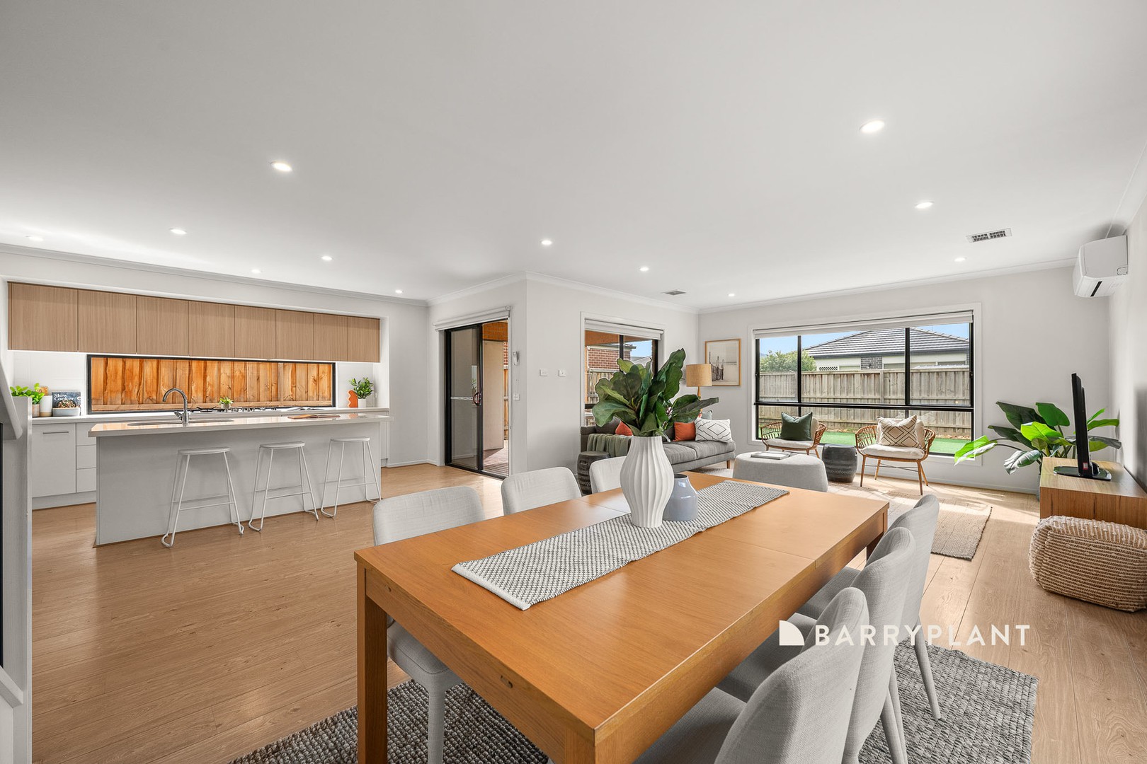 61 Warmbrunn Crescent, Berwick, VIC 3806, Berwick - Thumbnail 6