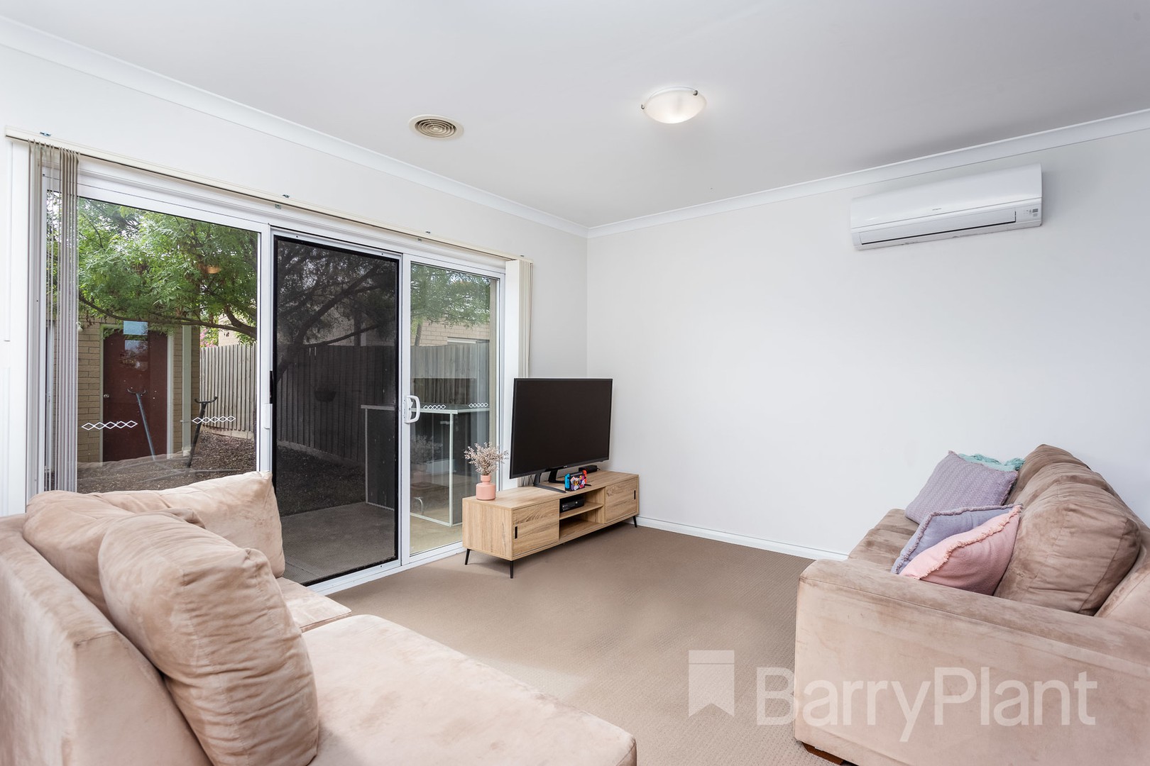 62 Featherbrook Drive, Point Cook, VIC 3030, Point Cook - Thumbnail 6