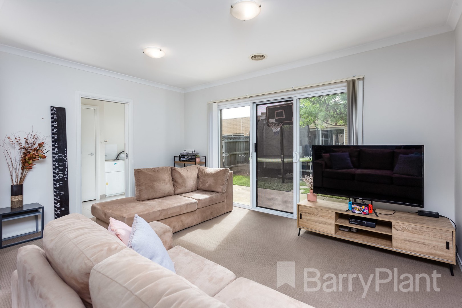 62 Featherbrook Drive, Point Cook, VIC 3030, Point Cook - Thumbnail 7