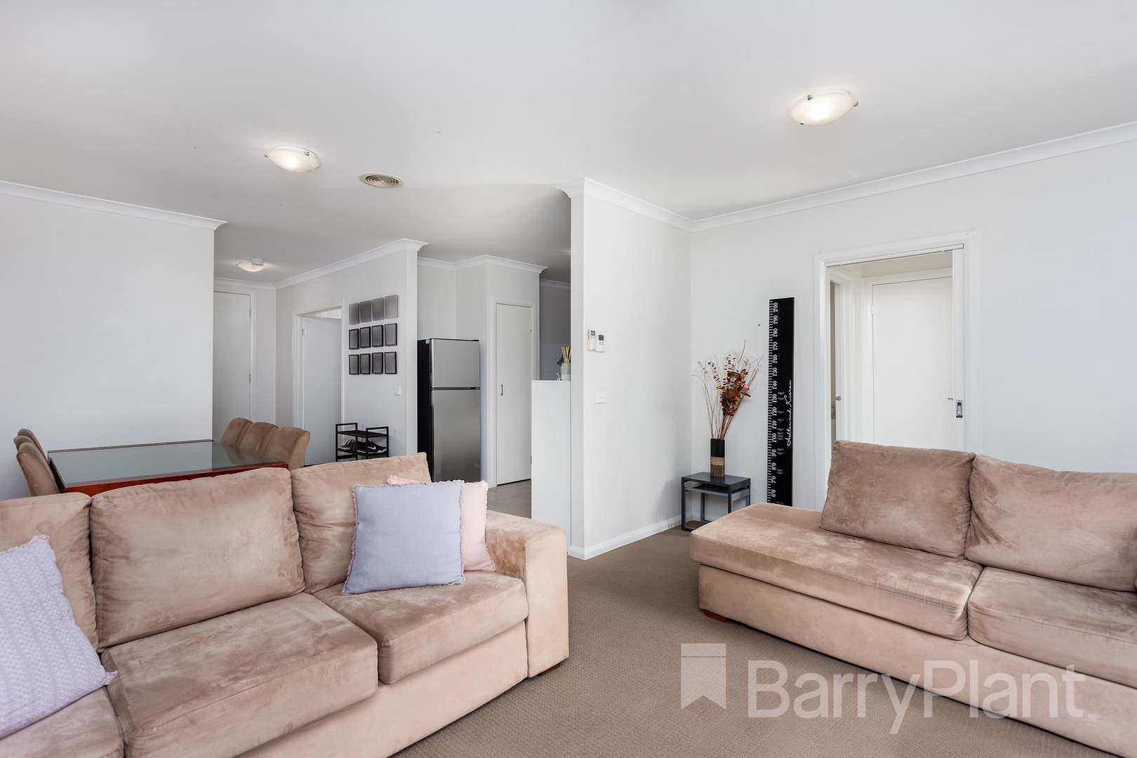 62 Featherbrook Drive, Point Cook, VIC 3030, Point Cook - Thumbnail 8