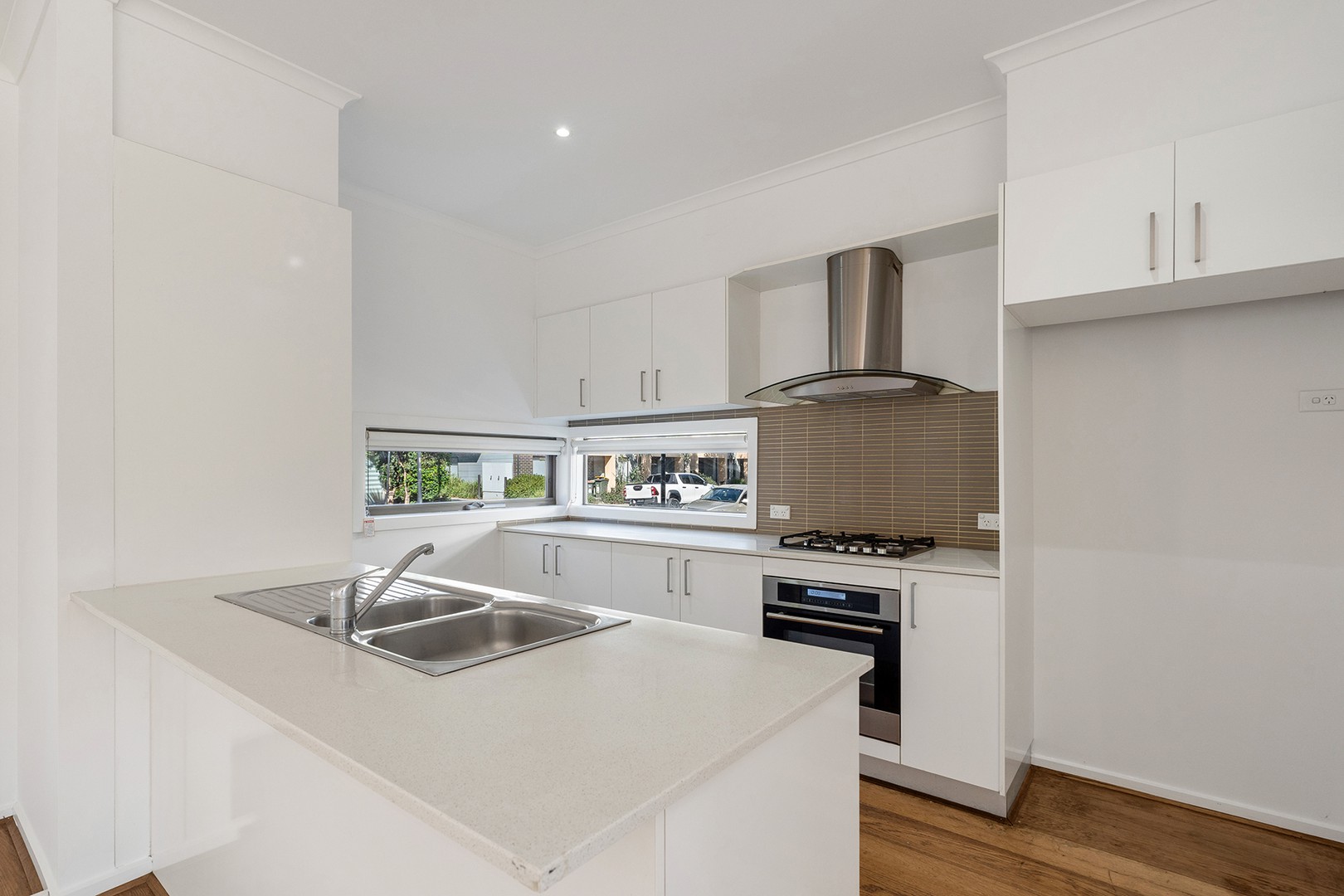 62 Grattan Cove, Craigieburn, VIC 3064 - Thumbnail 2 - 07/04/2026