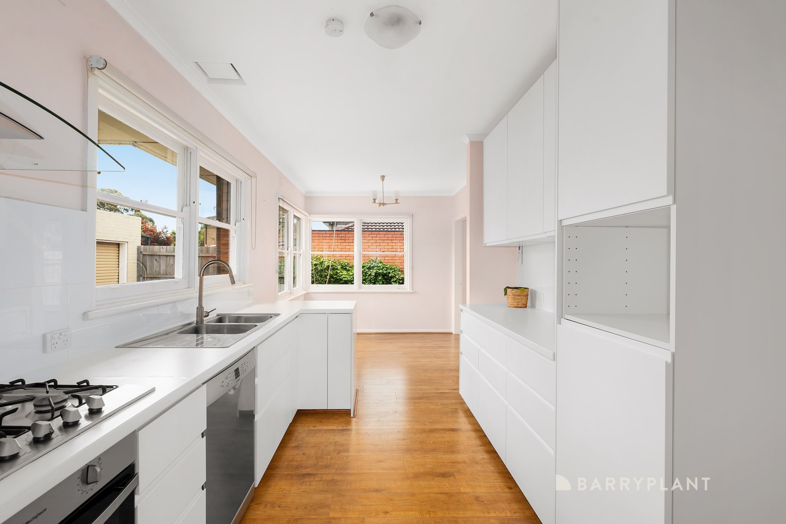 62 Hedge End Road, Nunawading, VIC 3131, Nunawading - Thumbnail 2