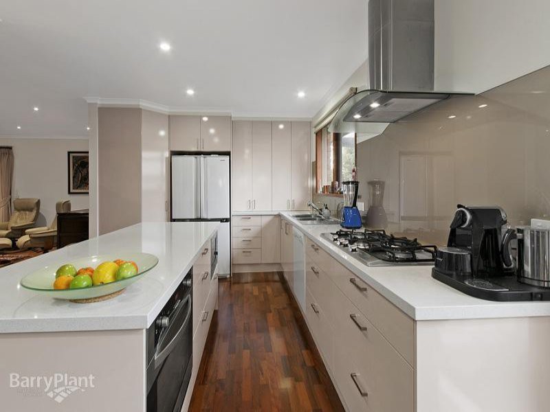62 Lawrence Drive, Berwick, VIC 3806, Berwick - Thumbnail 2