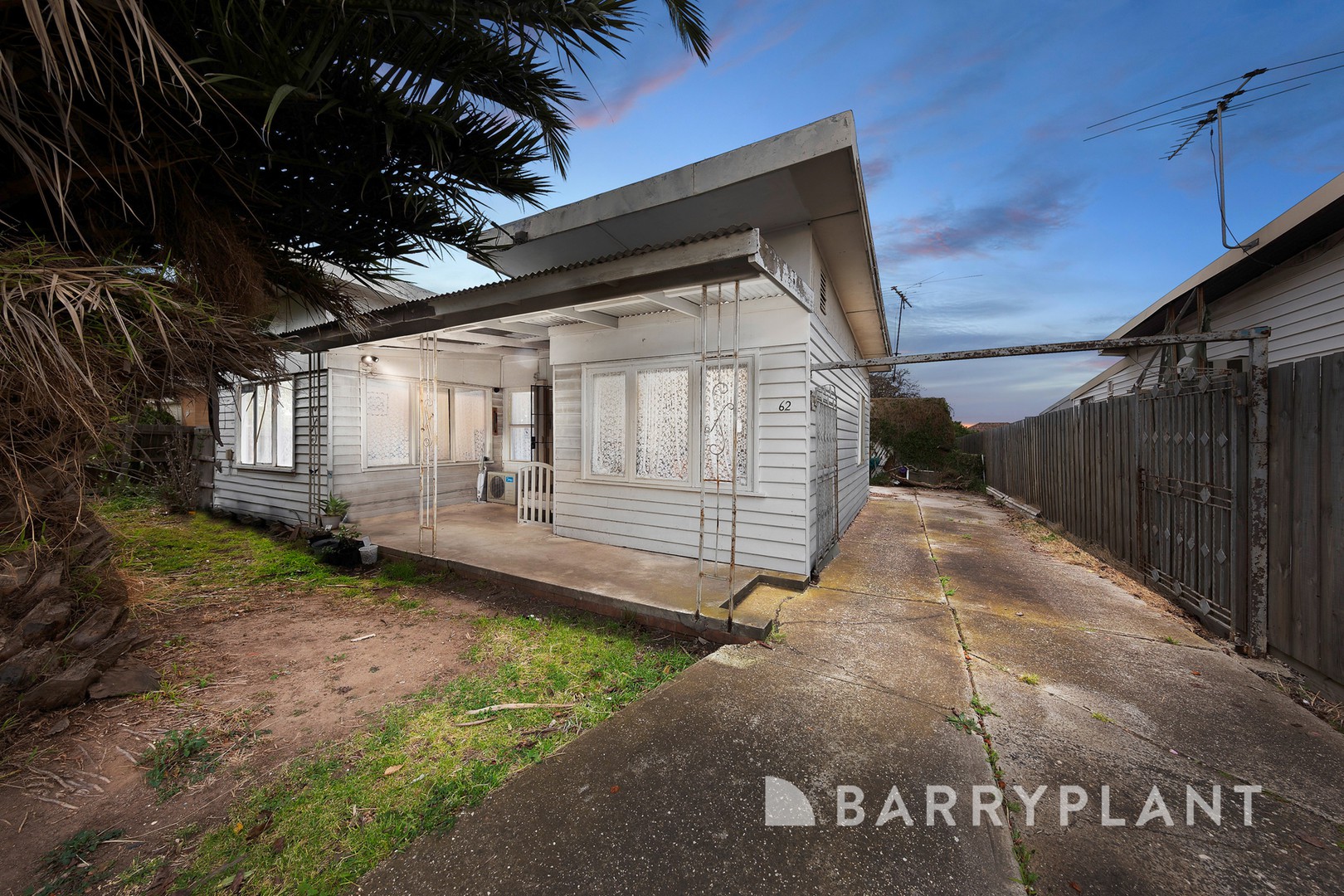 62 Lester Avenue, St Albans, VIC 3021 - Thumbnail 2 - 01/10/2024