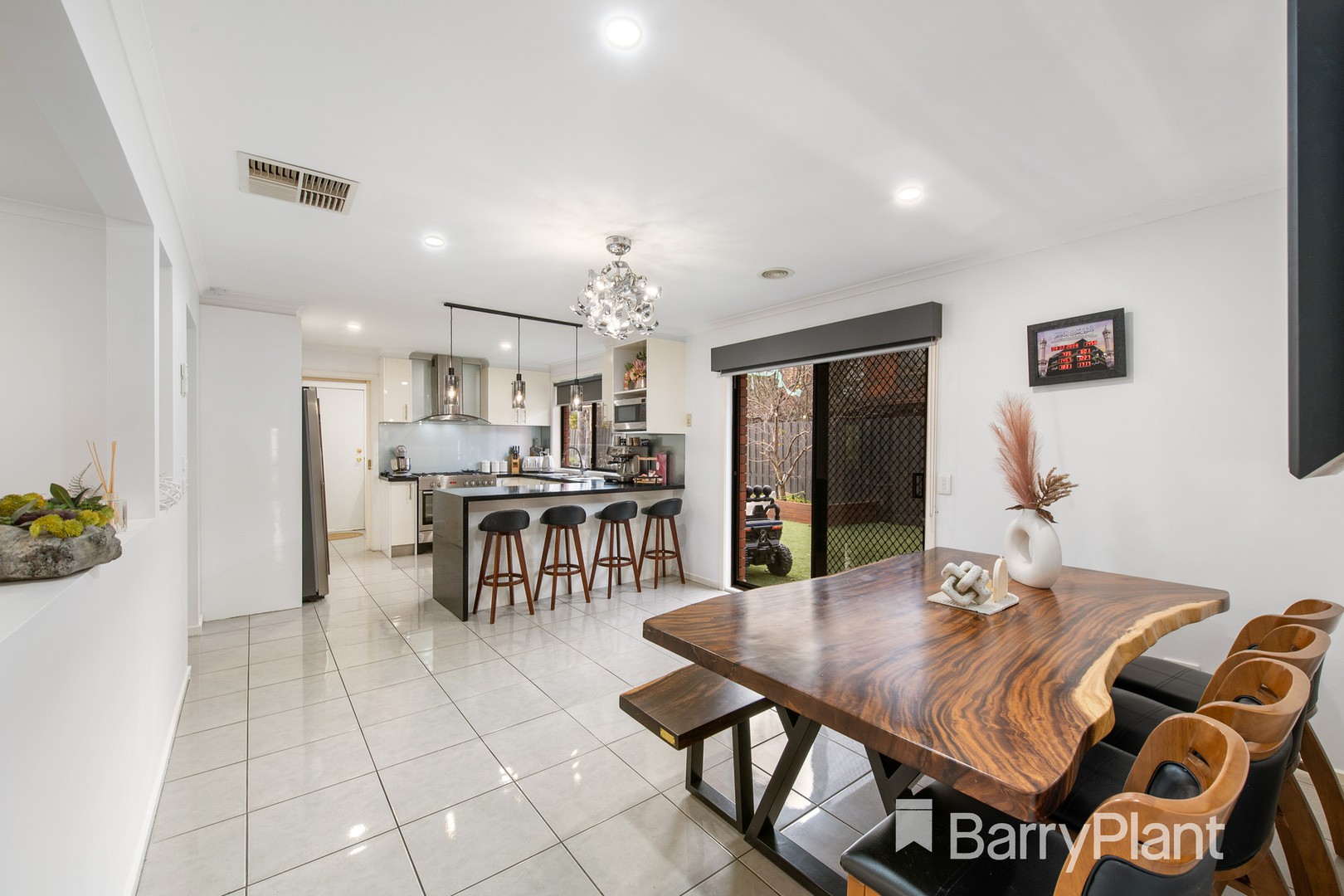 62 McMurray Crescent, Hoppers Crossing, VIC 3029, Hoppers Crossing - Thumbnail 8