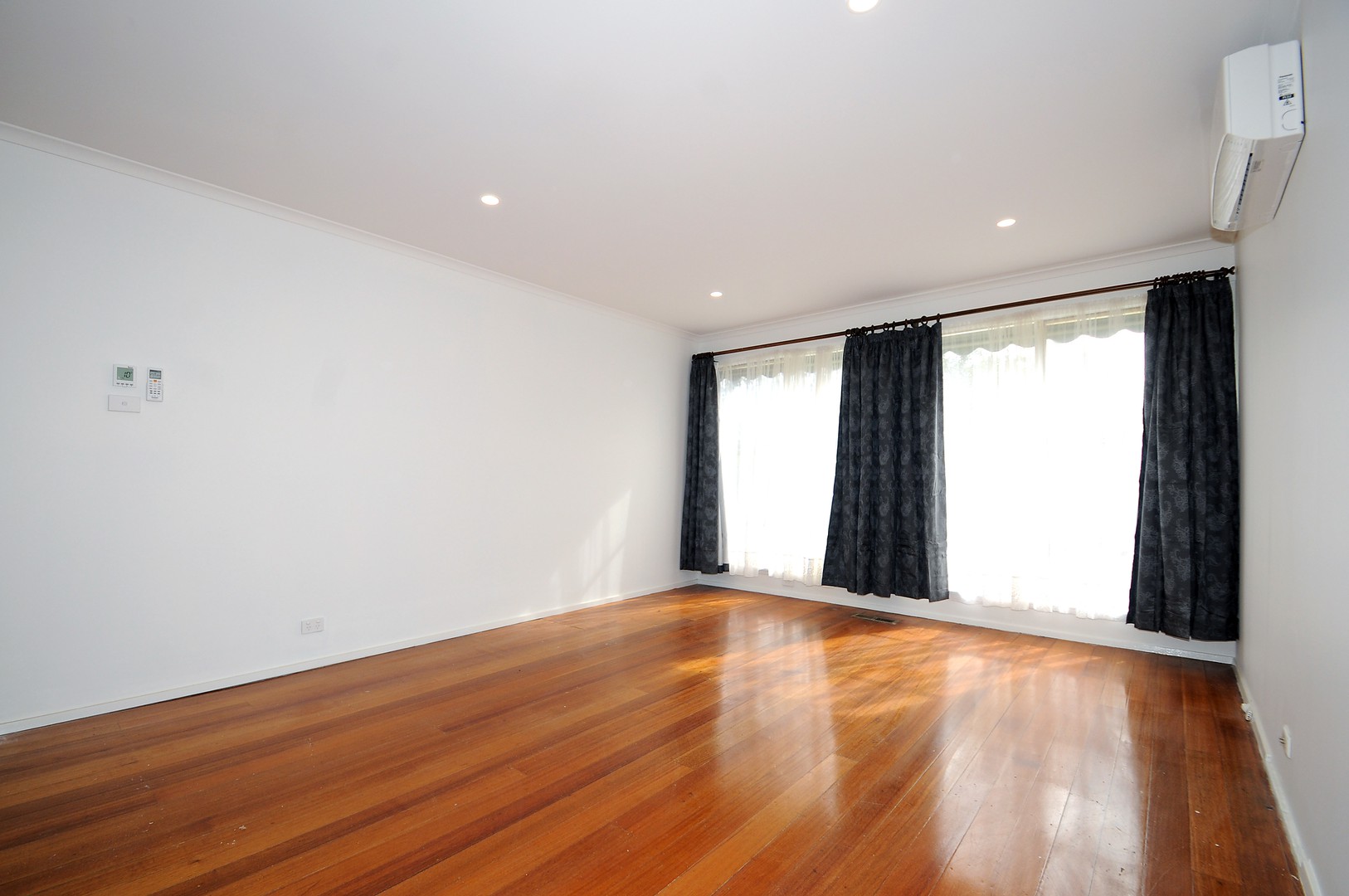 62 Rosemary Crescent, Frankston North, VIC 3200, Frankston North - Thumbnail 2