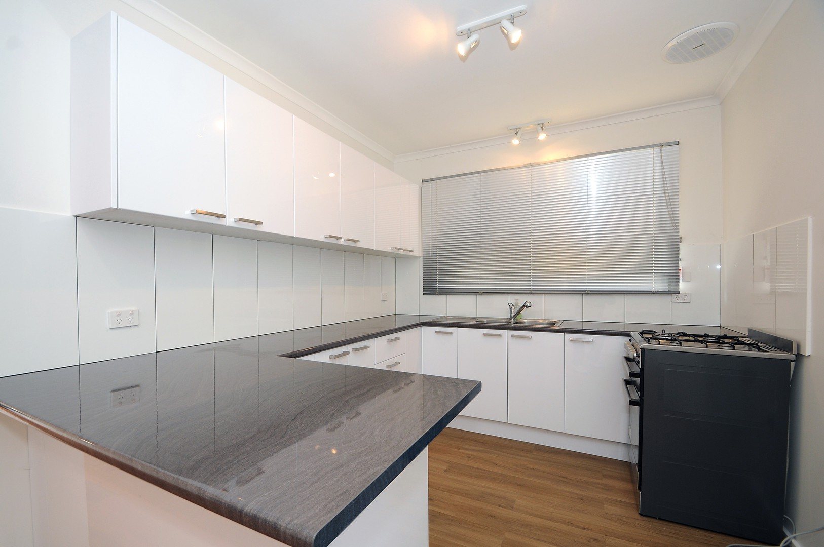 62 Rosemary Crescent, Frankston North, VIC 3200, Frankston North - Thumbnail 3