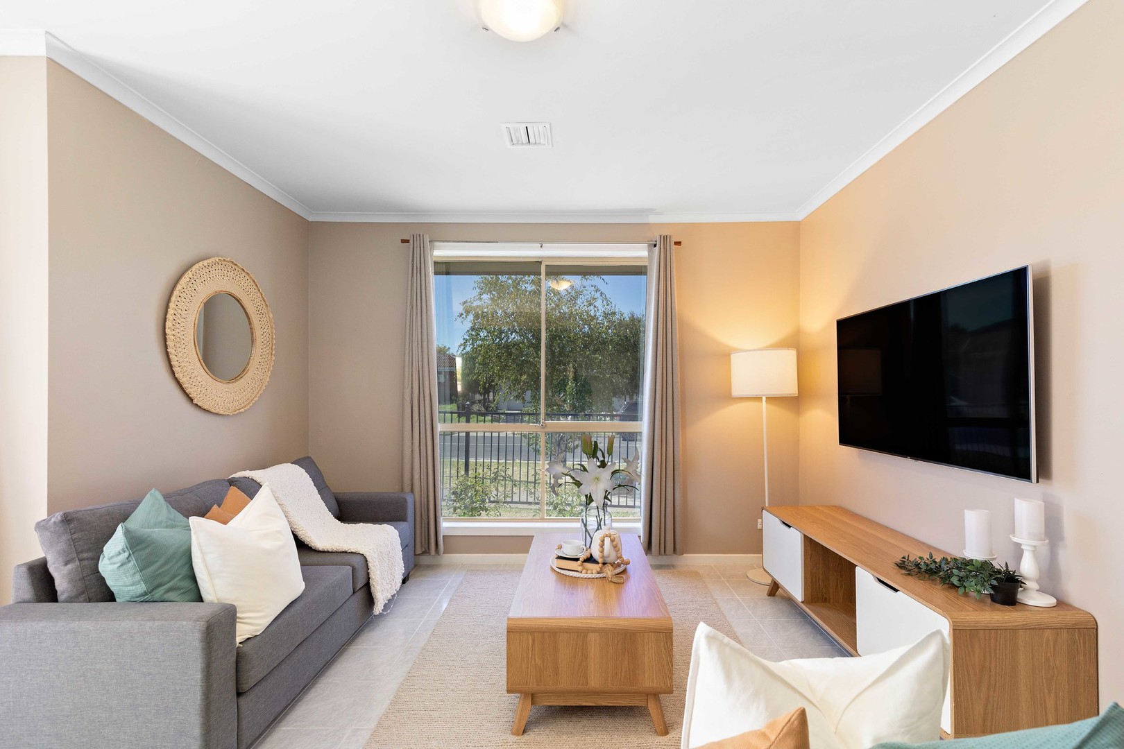 62 Saratoga Crescent, Keilor Downs, VIC 3038, Keilor Downs - Thumbnail 2