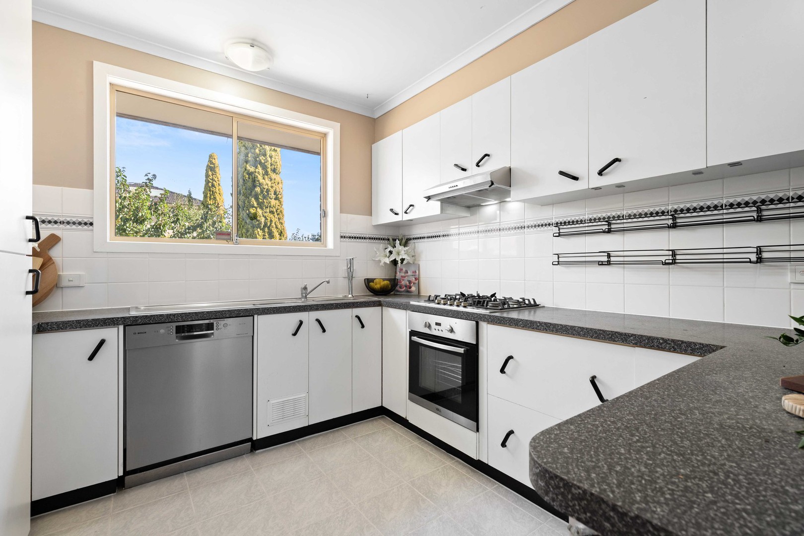 62 Saratoga Crescent, Keilor Downs, VIC 3038, Keilor Downs - Thumbnail 4