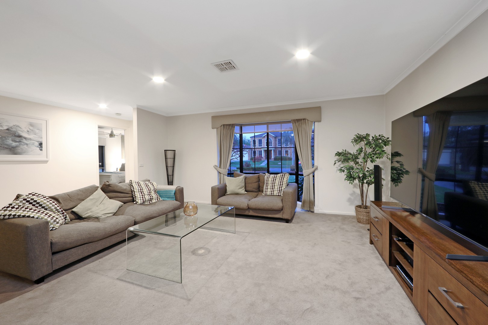 63 Airedale Way, Rowville, VIC 3178, Rowville - Thumbnail 3