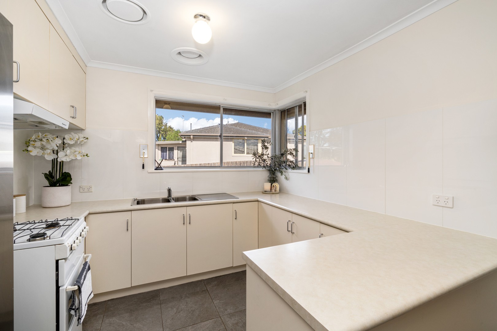 63 Belle Vue Avenue, Highton, VIC 3216, Highton - Thumbnail 3