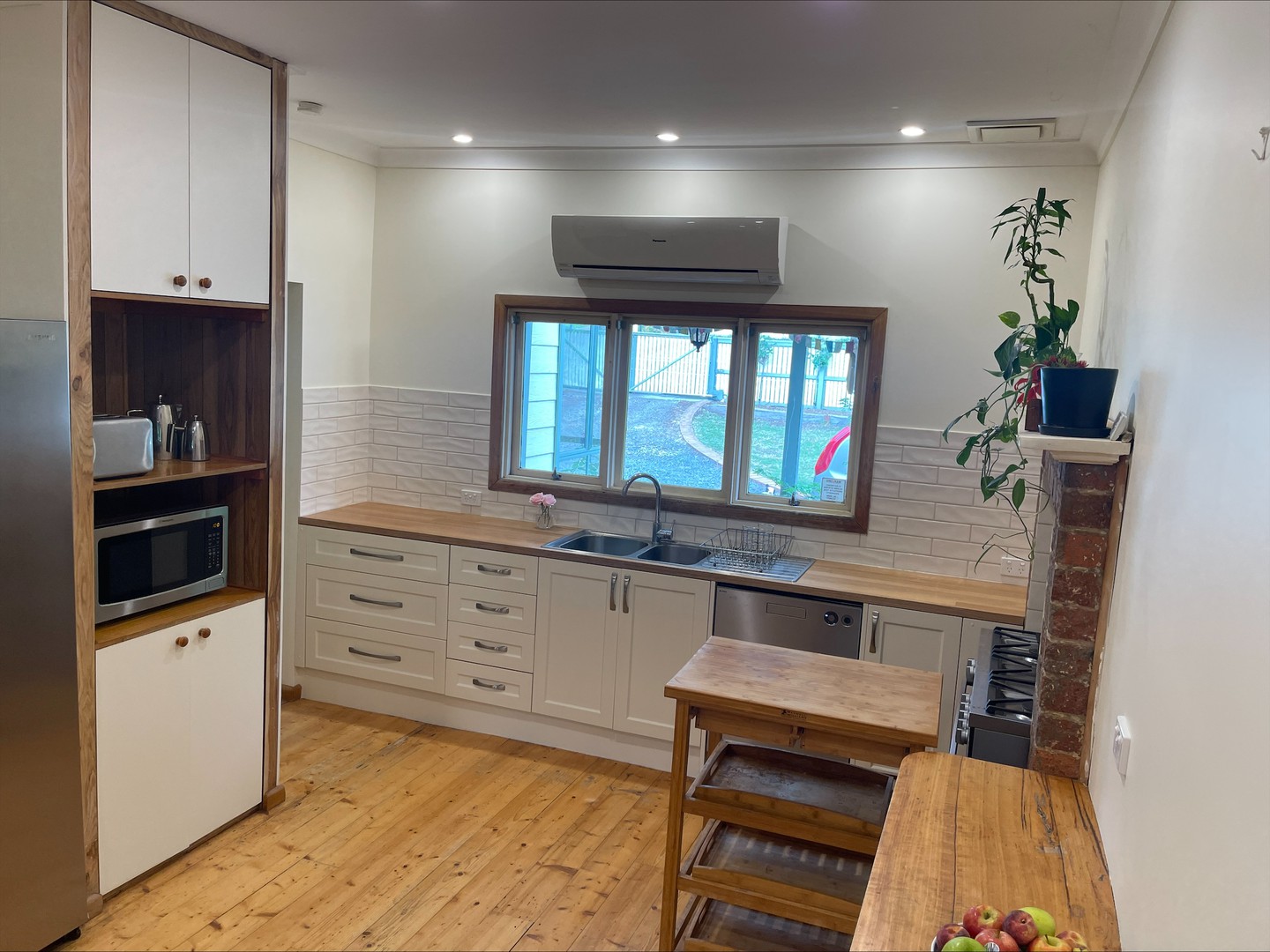 63 Forest Road, Ferntree Gully, VIC 3156, Ferntree Gully - Thumbnail 2
