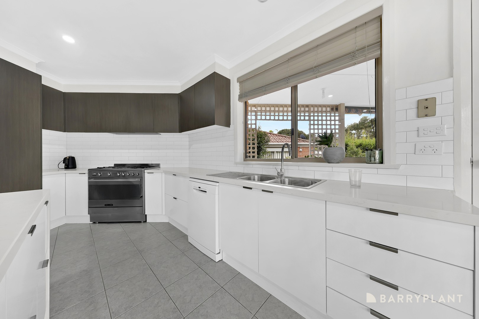 63 Incana Drive, Mill Park, VIC 3082, Mill Park - Thumbnail 3
