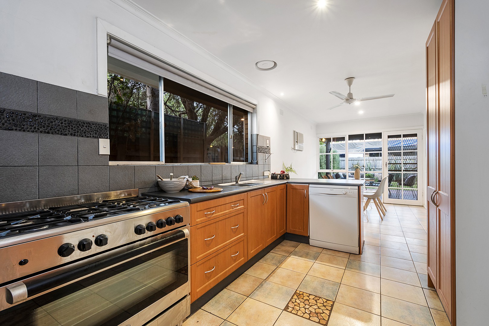 63 Jacks Avenue, Dingley Village, VIC 3172, Dingley Village - Thumbnail 3