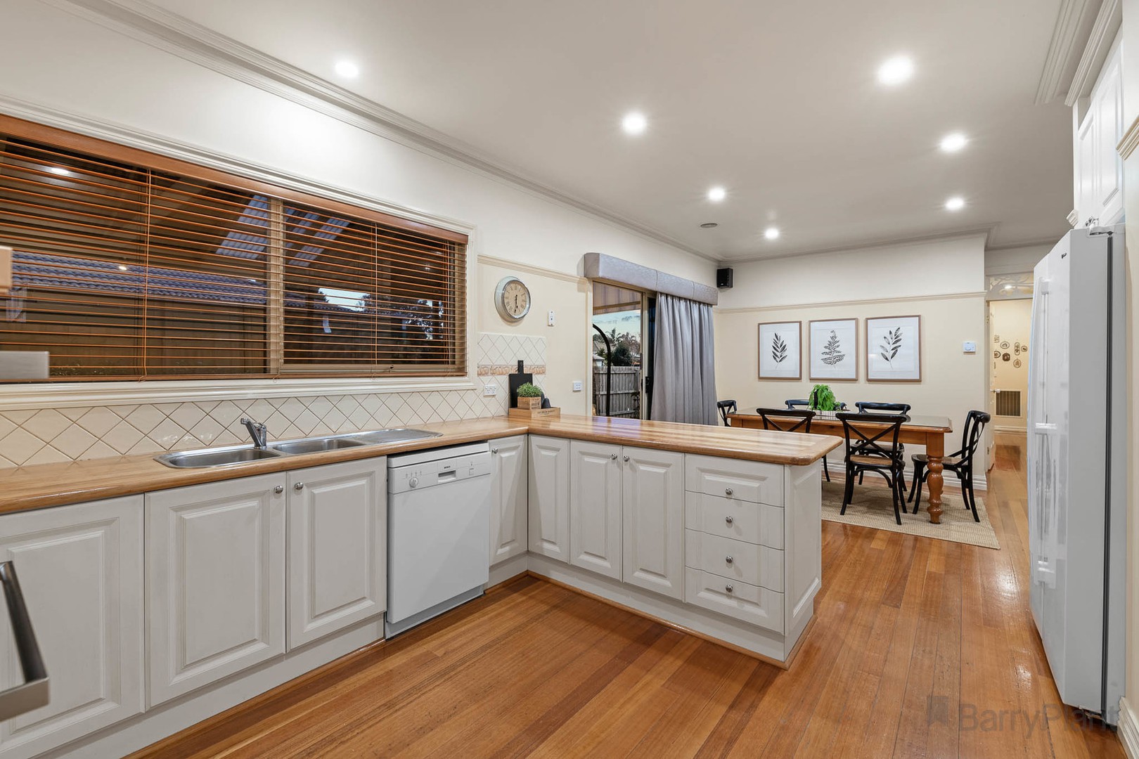 63 Kendall Drive, Narre Warren, VIC 3805, Narre Warren - Thumbnail 4
