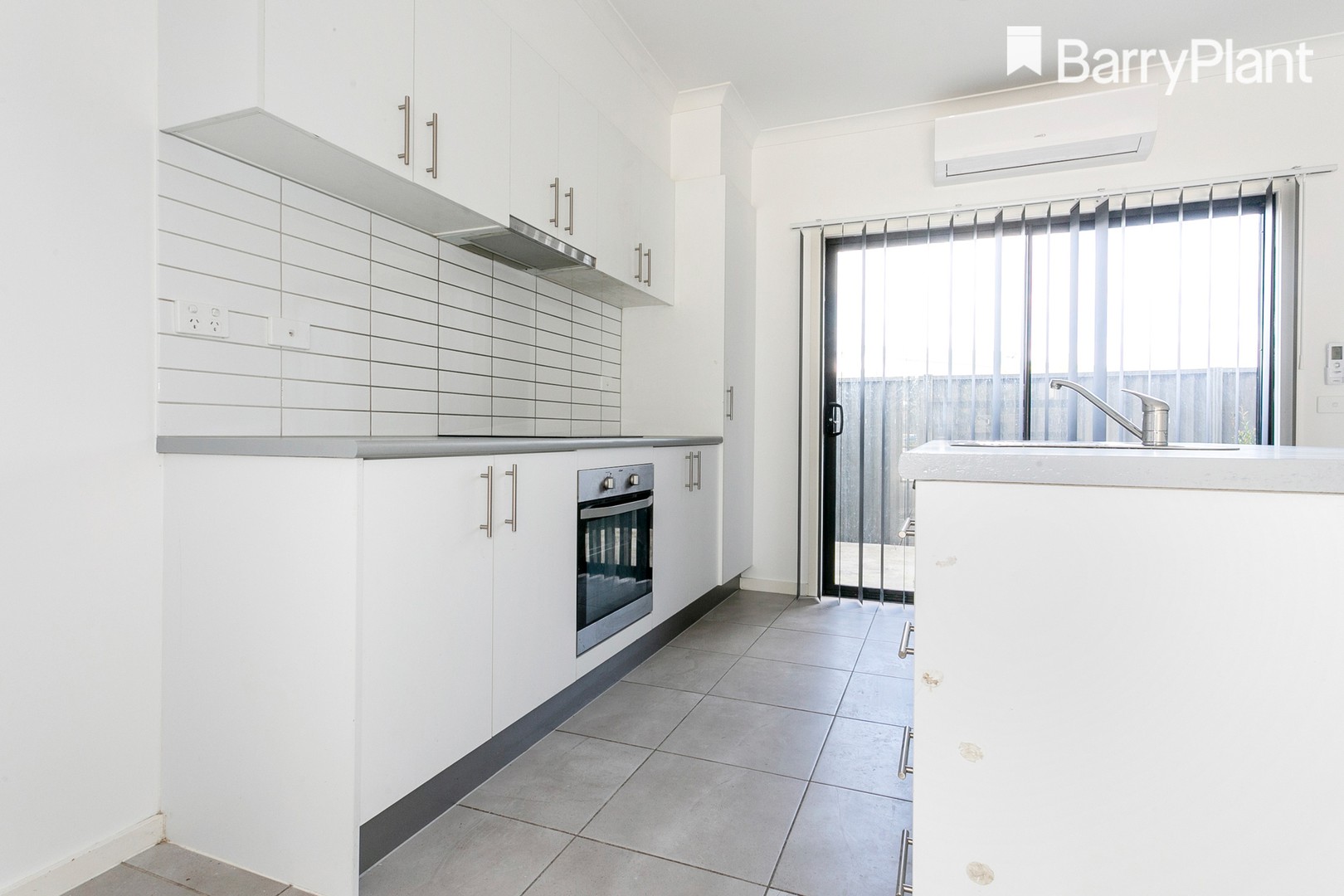 63 Nugget Way, Cranbourne East, VIC 3977, Cranbourne East - Thumbnail 3