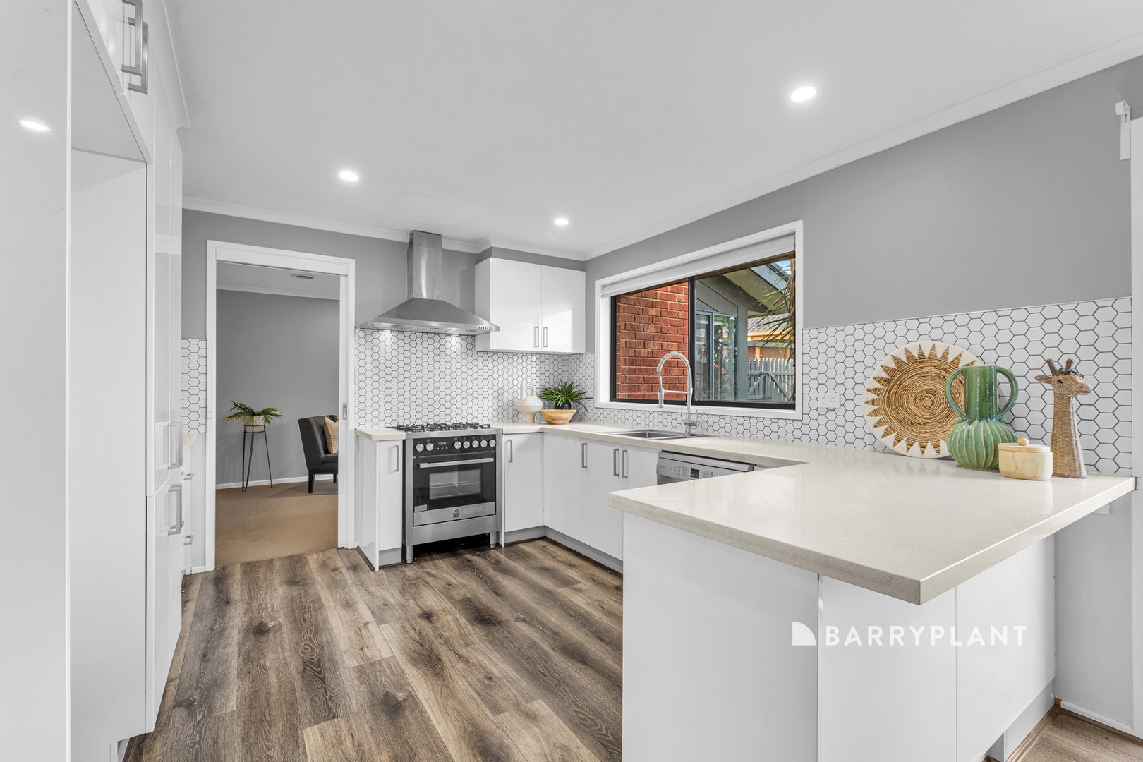 63 Ravensthorpe Crescent, Narre Warren, VIC 3805 - Thumbnail 2 - 23/04/2026