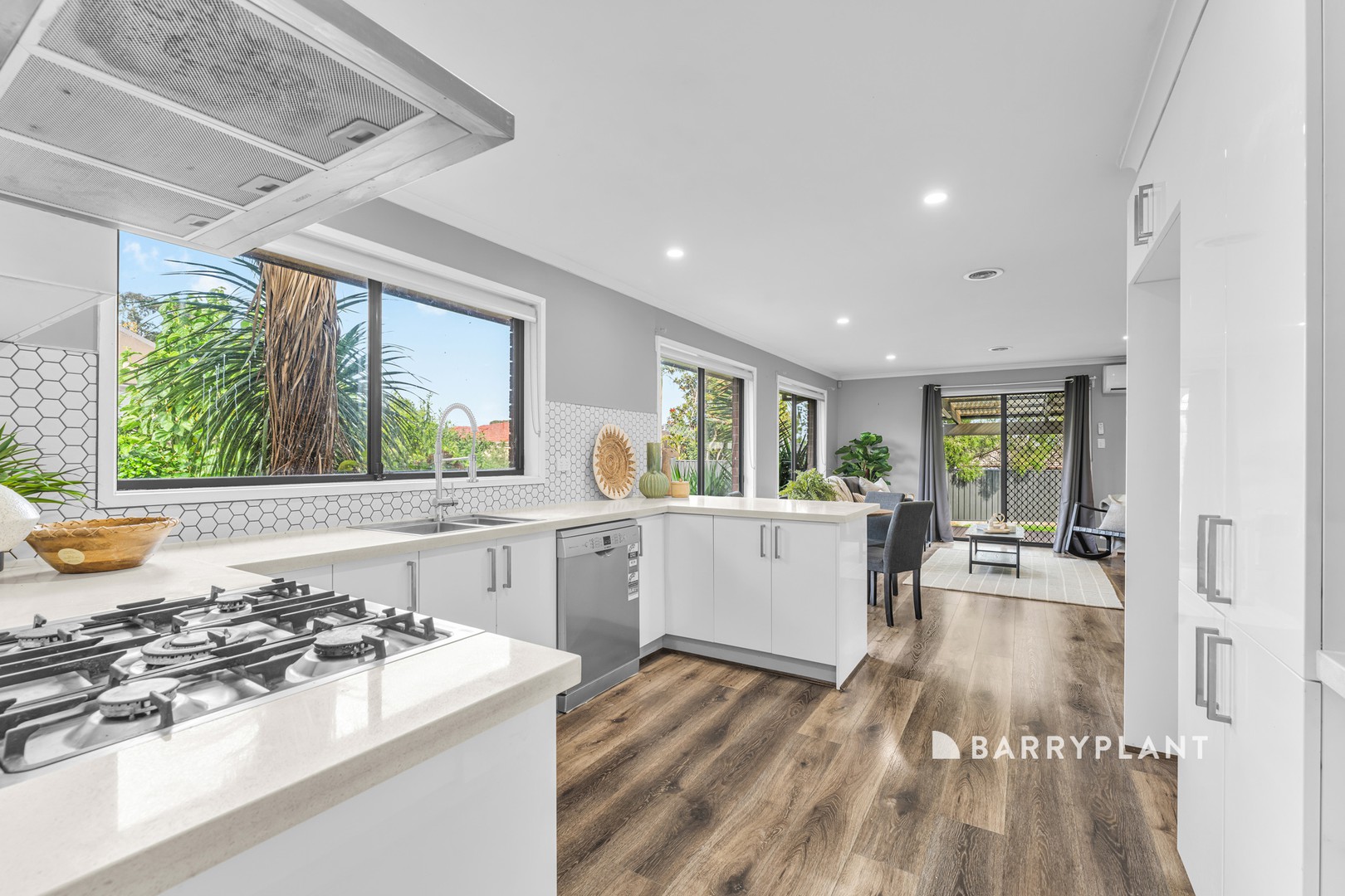 63 Ravensthorpe Crescent, Narre Warren, VIC 3805, Narre Warren - Thumbnail 4
