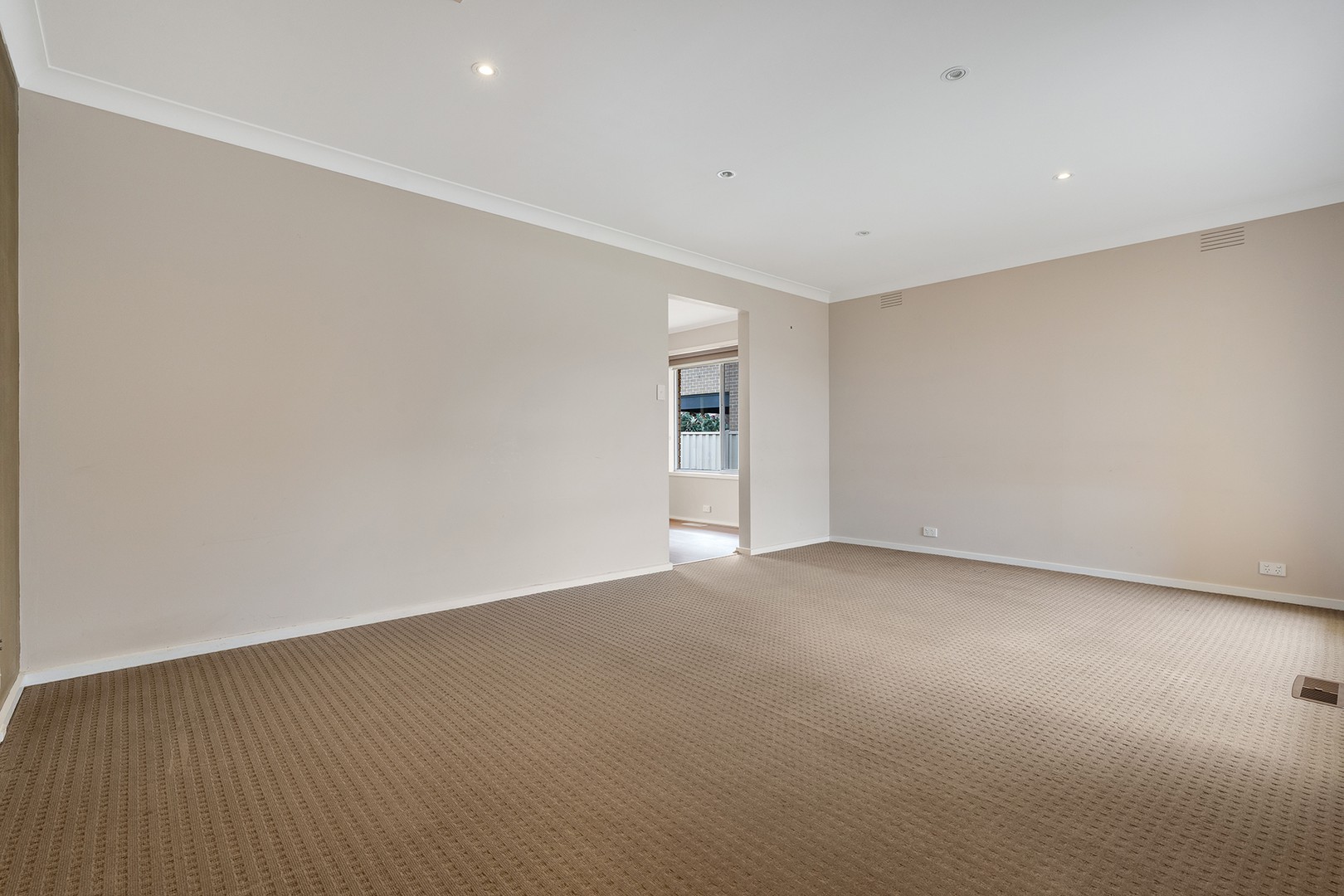 64 Dianne Avenue, Craigieburn, VIC 3064, Craigieburn - Thumbnail 4