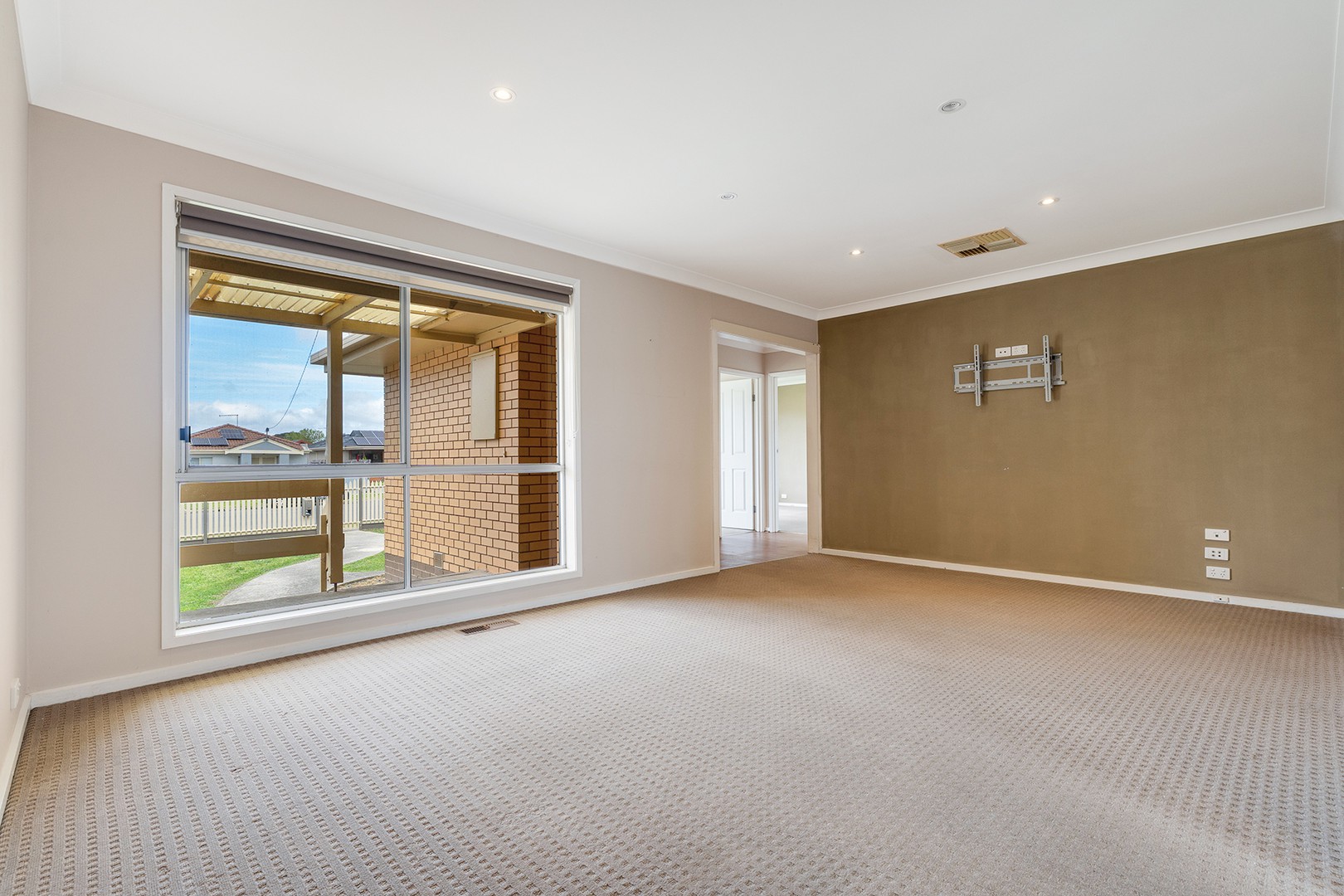 64 Dianne Avenue, Craigieburn, VIC 3064, Craigieburn - Thumbnail 5