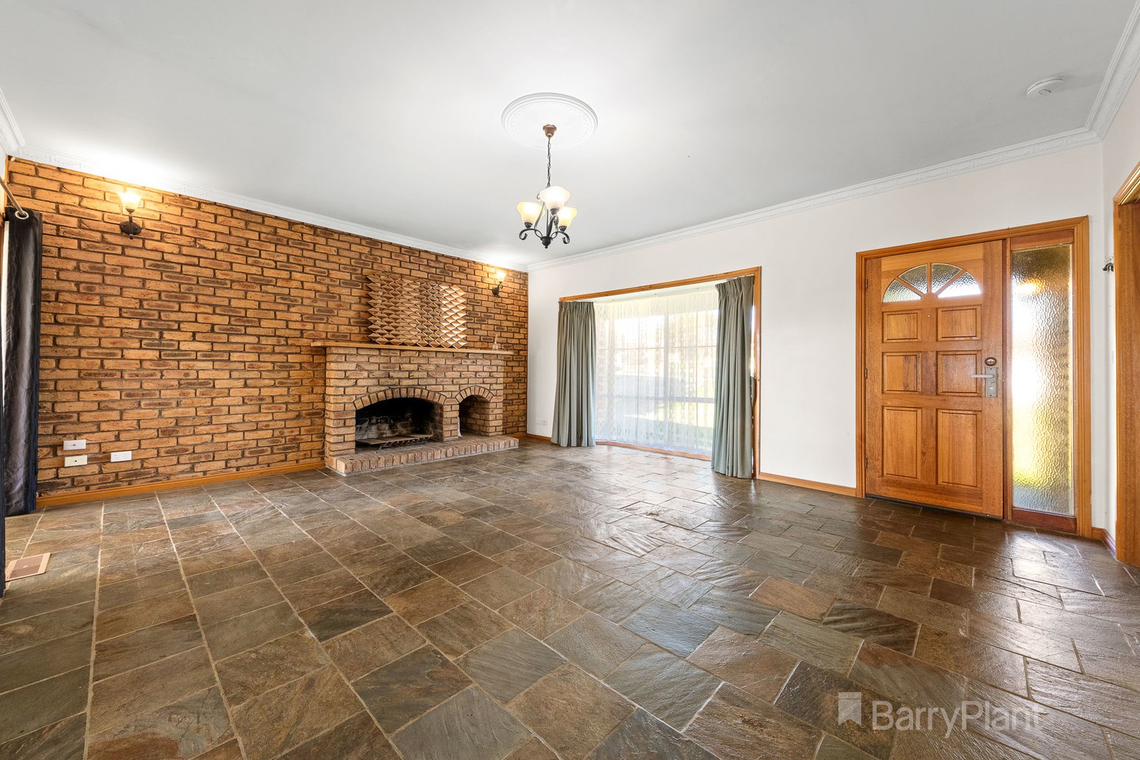 64 Golf Links Road, Berwick, VIC 3806, Berwick - Thumbnail 2