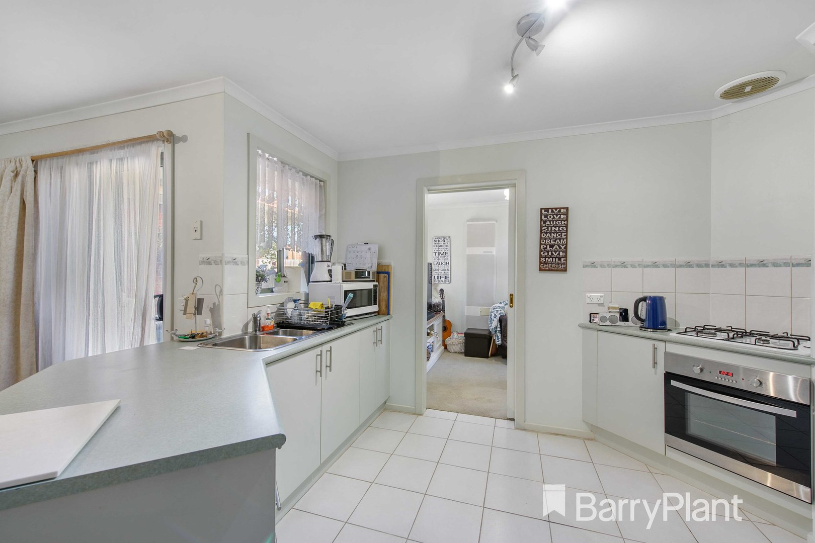 64 Greenhills DriveKurunjang, VIC 3337, Kurunjang - Thumbnail 2