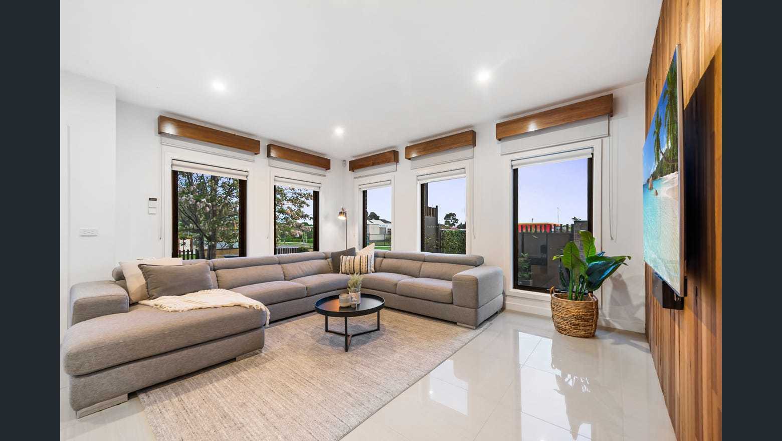 64 Honeyeater Crescent, Taylors Lakes, VIC 3038, Taylors Lakes - Thumbnail 4