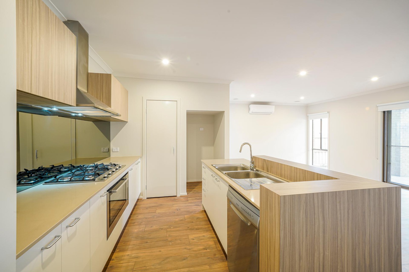 64 Iris Loop, Armstrong Creek, VIC 3217, Armstrong Creek - Thumbnail 2