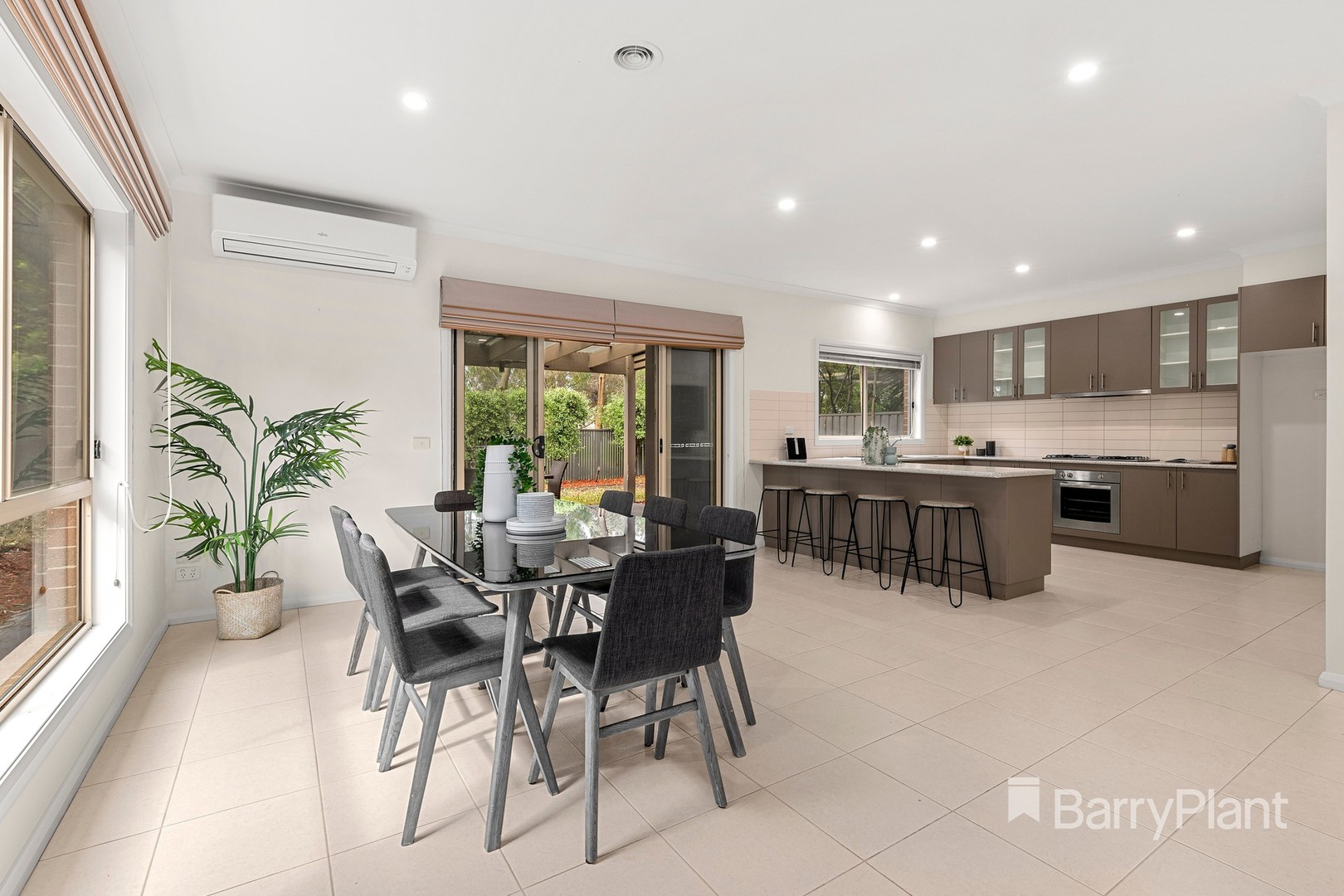 64 Le Page Run, South Morang, VIC 3752, South Morang - Thumbnail 4