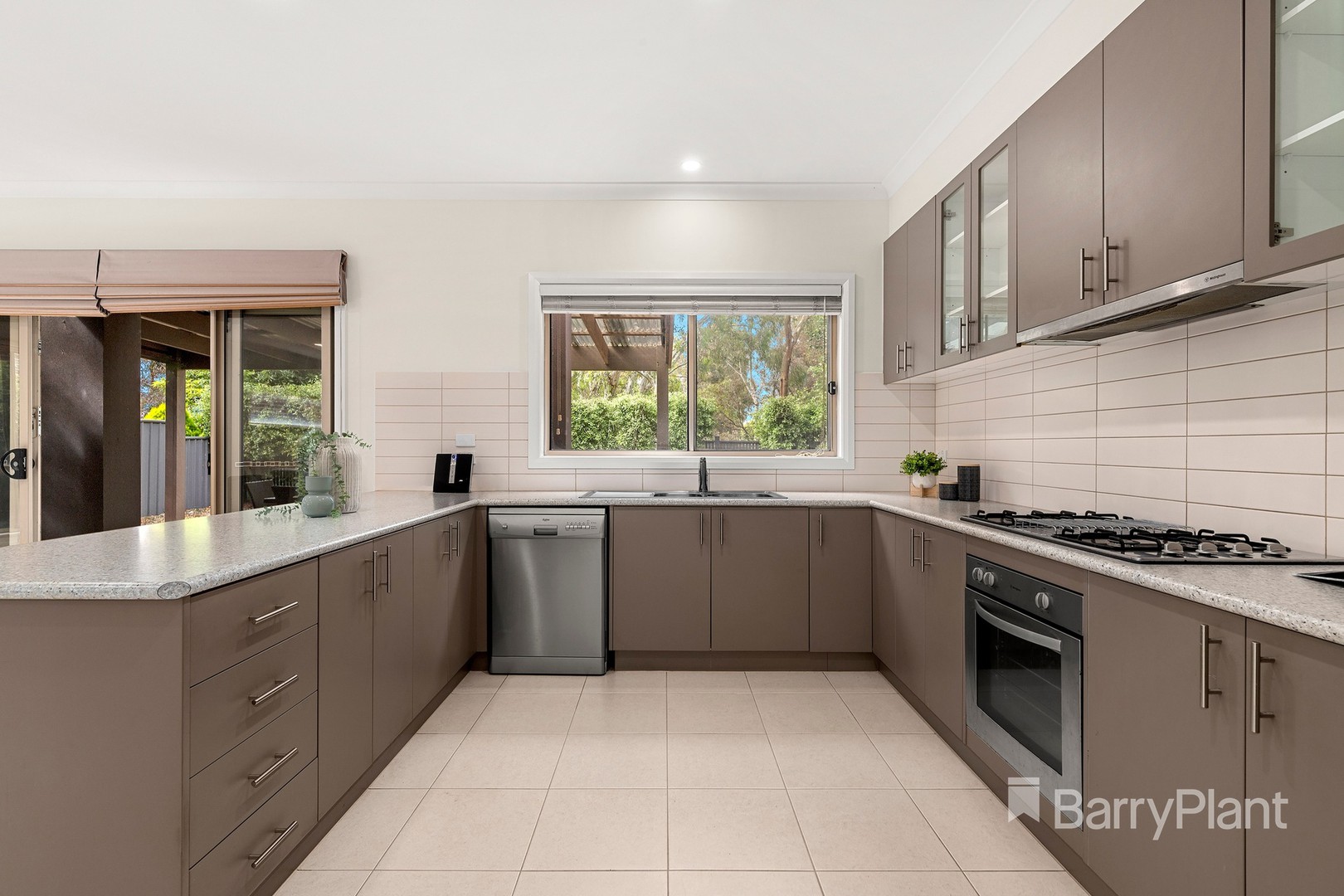 64 Le Page Run, South Morang, VIC 3752, South Morang - Thumbnail 5