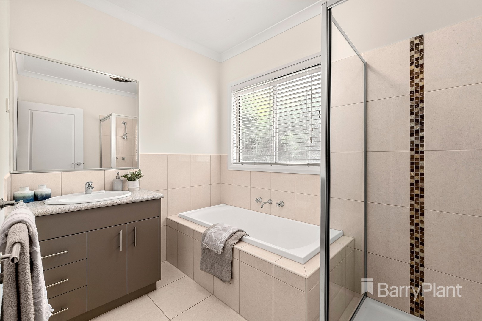 64 Le Page Run, South Morang, VIC 3752, South Morang - Thumbnail 7
