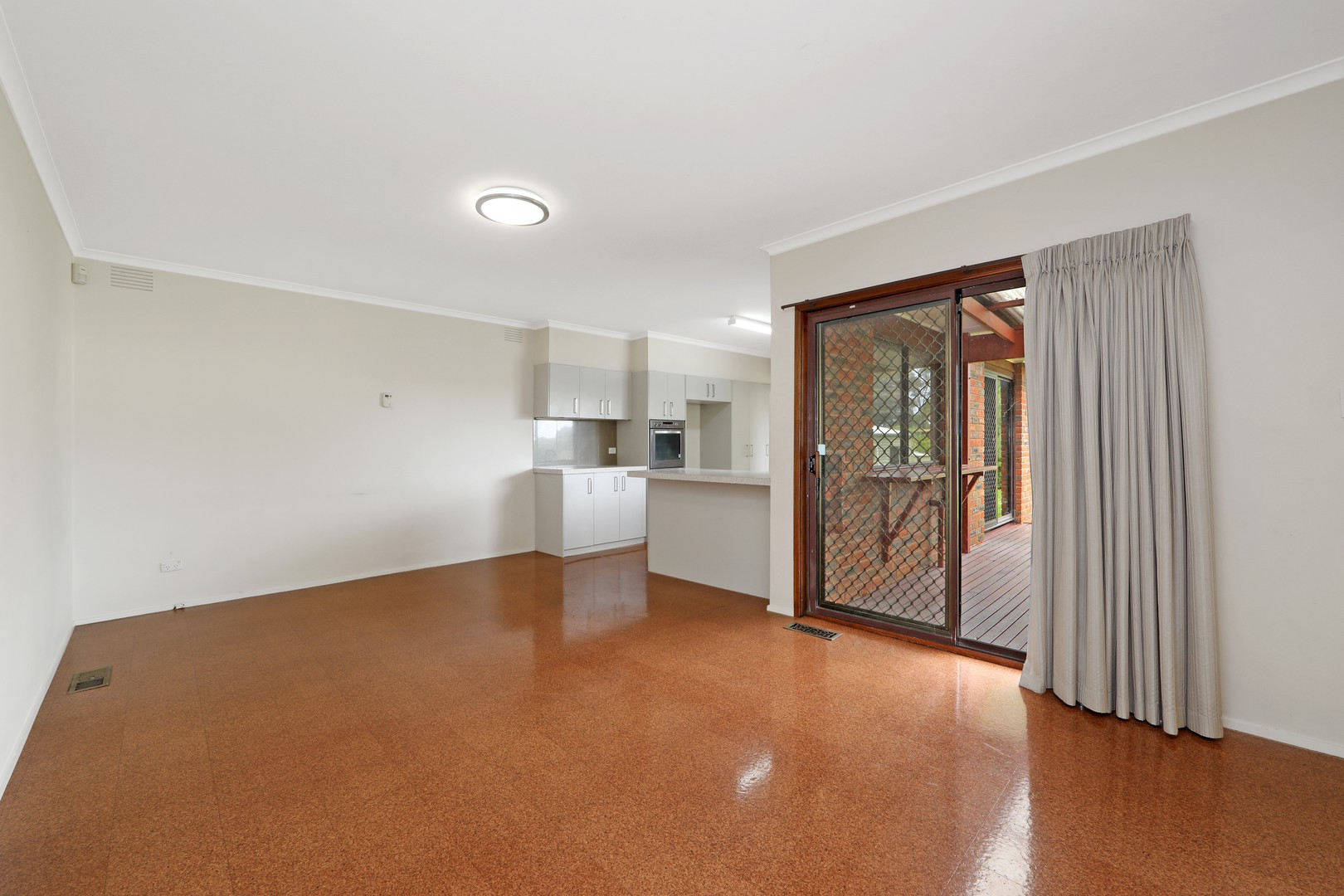 64 Mannering  Drive, Glen Waverley, VIC 3150, Glen Waverley - Thumbnail 3